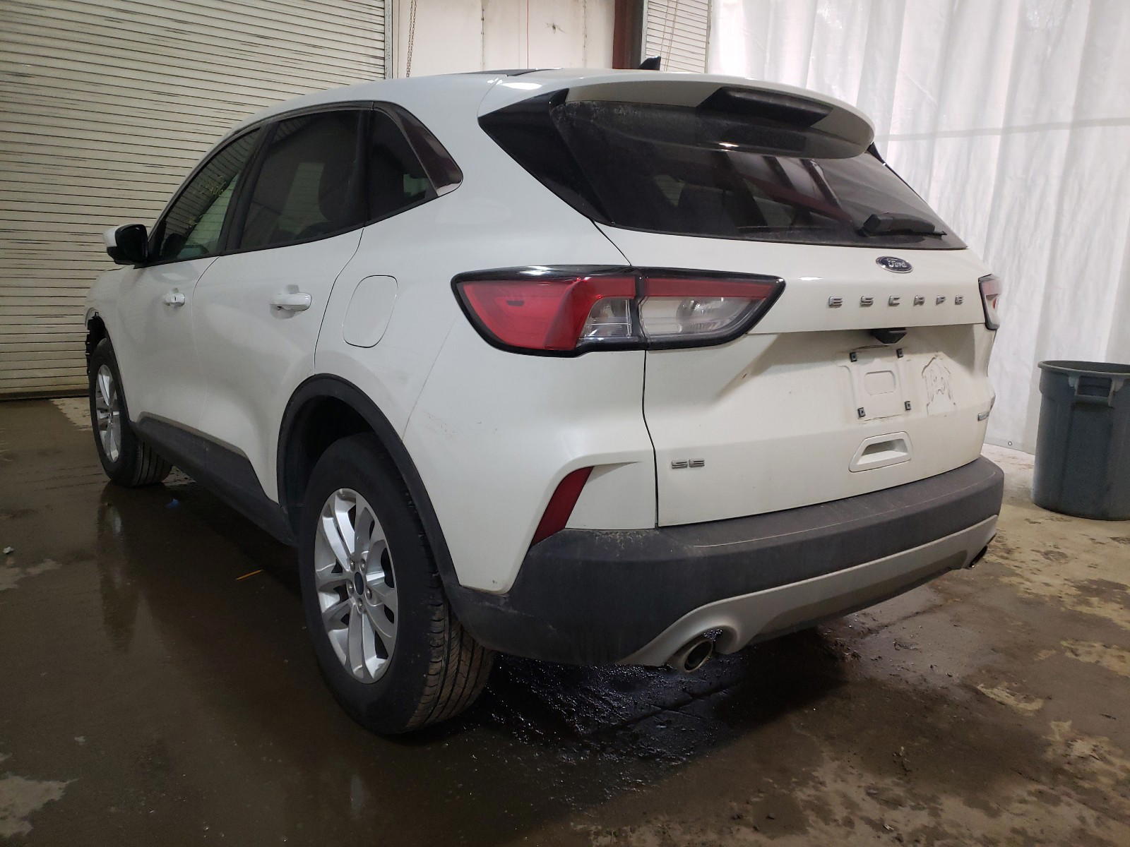 Photo 3 from auction – 2020 FORD ESCAPE SE with VIN 1FMCU9G61LUA90574