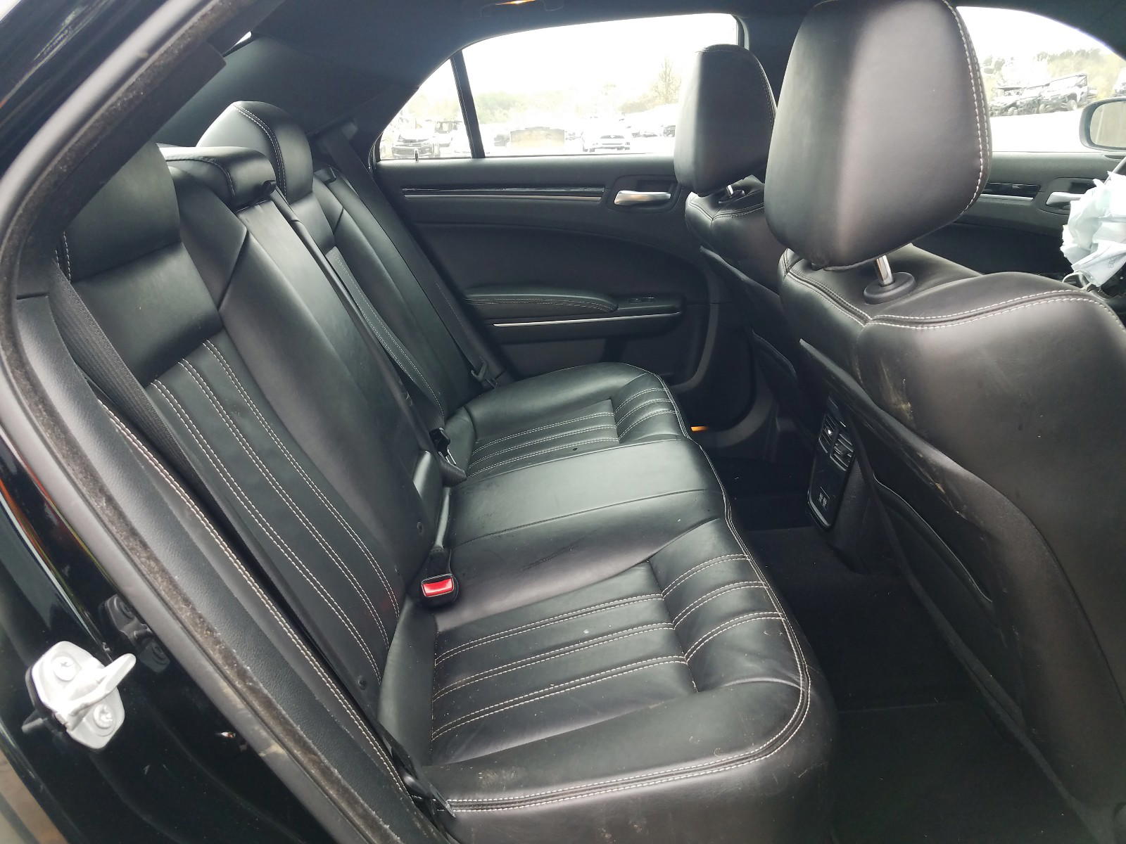 Photo 6 from auction – 2019 CHRYSLER 300 S with VIN 2C3CCABGXKH548868
