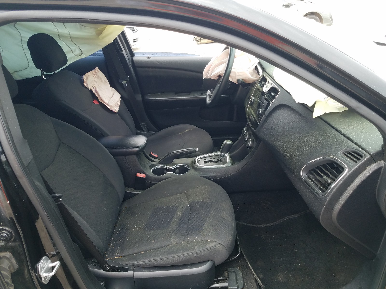 Photo 5 from auction – 2013 CHRYSLER 200 TOURIN with VIN 1C3CCBBG6DN745164