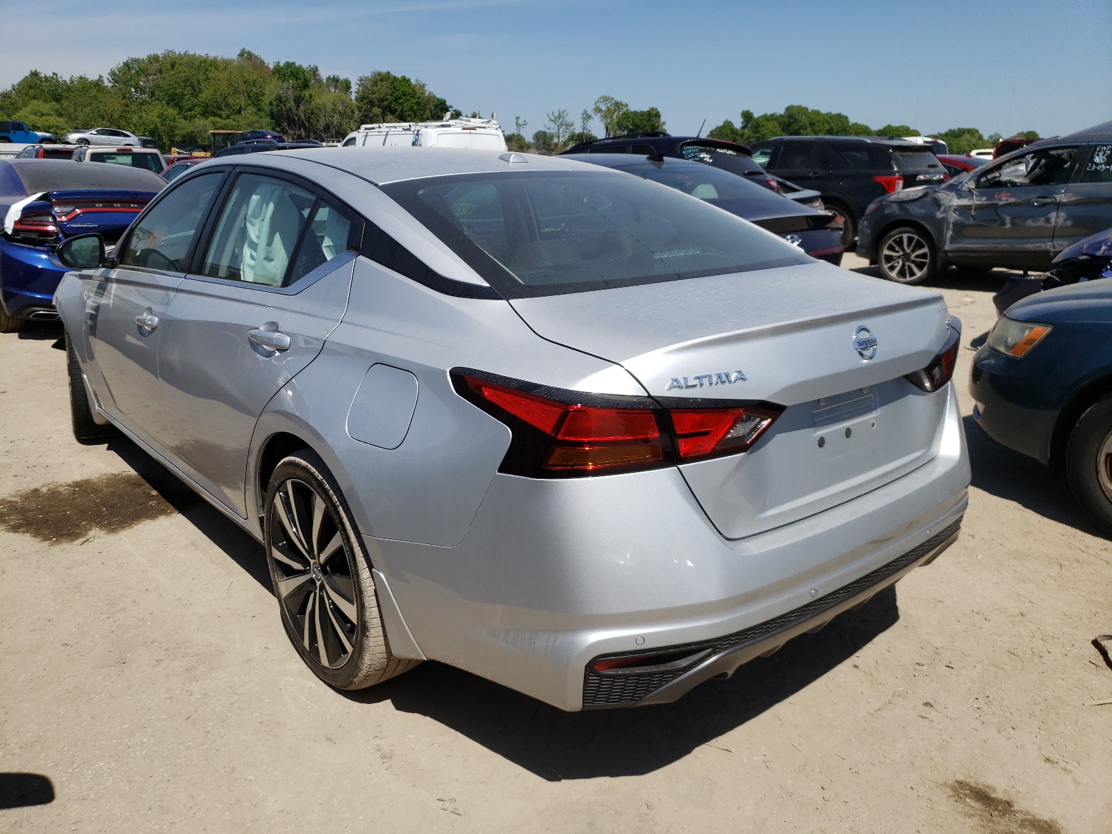Photo 3 from auction – 2020 NISSAN ALTIMA SR with VIN 1N4BL4CV2LC247625