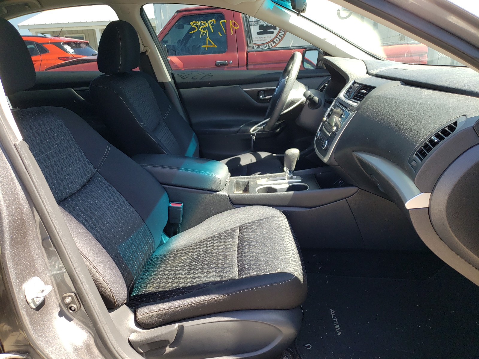 Photo 5 from auction – 2017 NISSAN ALTIMA 2.5 with VIN 1N4AL3AP2HN311040