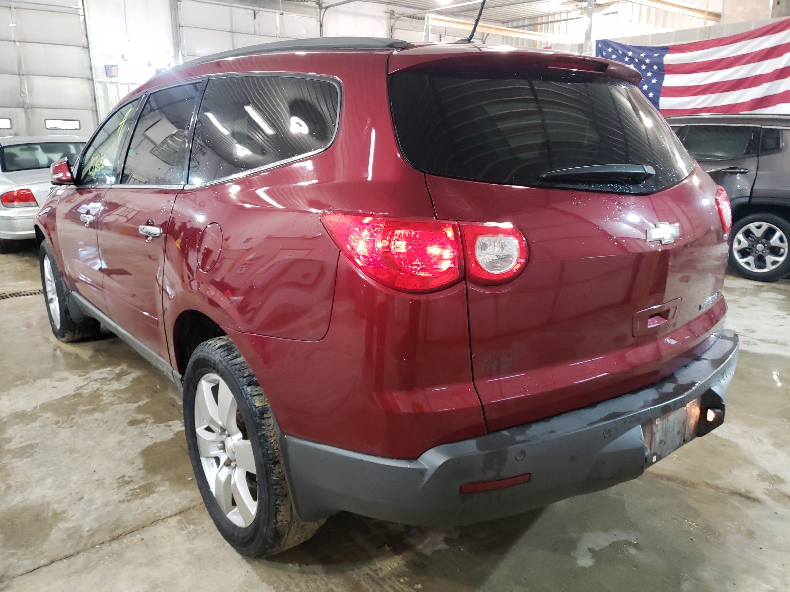 Photo 3 from auction – 2011 CHEVROLET TRAVERSE L with VIN 1GNKRGED7BJ108817