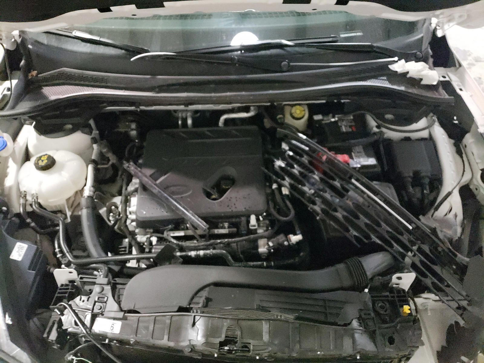 Photo 7 from auction – 2020 FORD ESCAPE SE with VIN 1FMCU9G61LUA90574