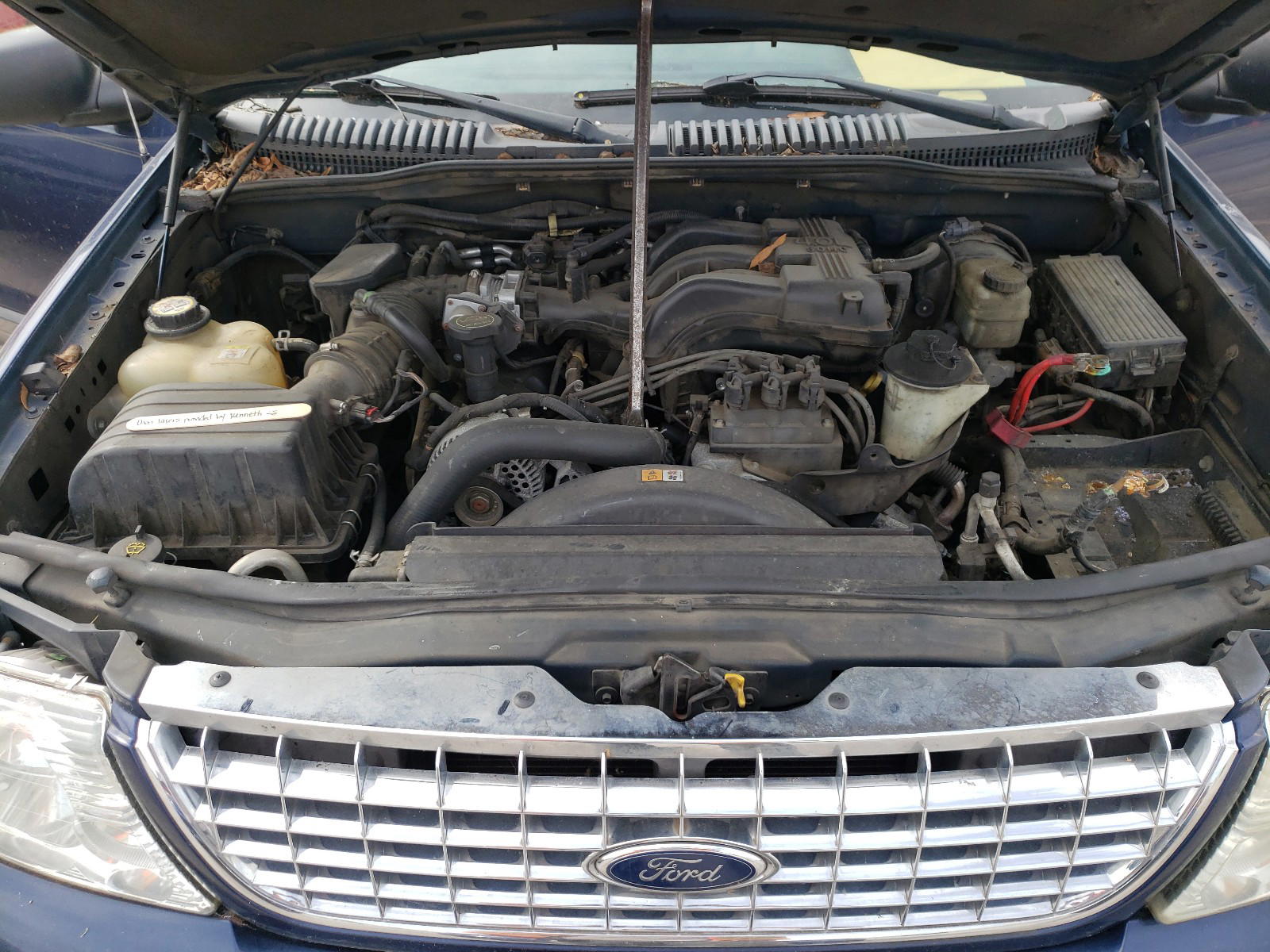 Photo 7 from auction – 2005 FORD EXPLORER with VIN 1FMZU63K85UA20634
