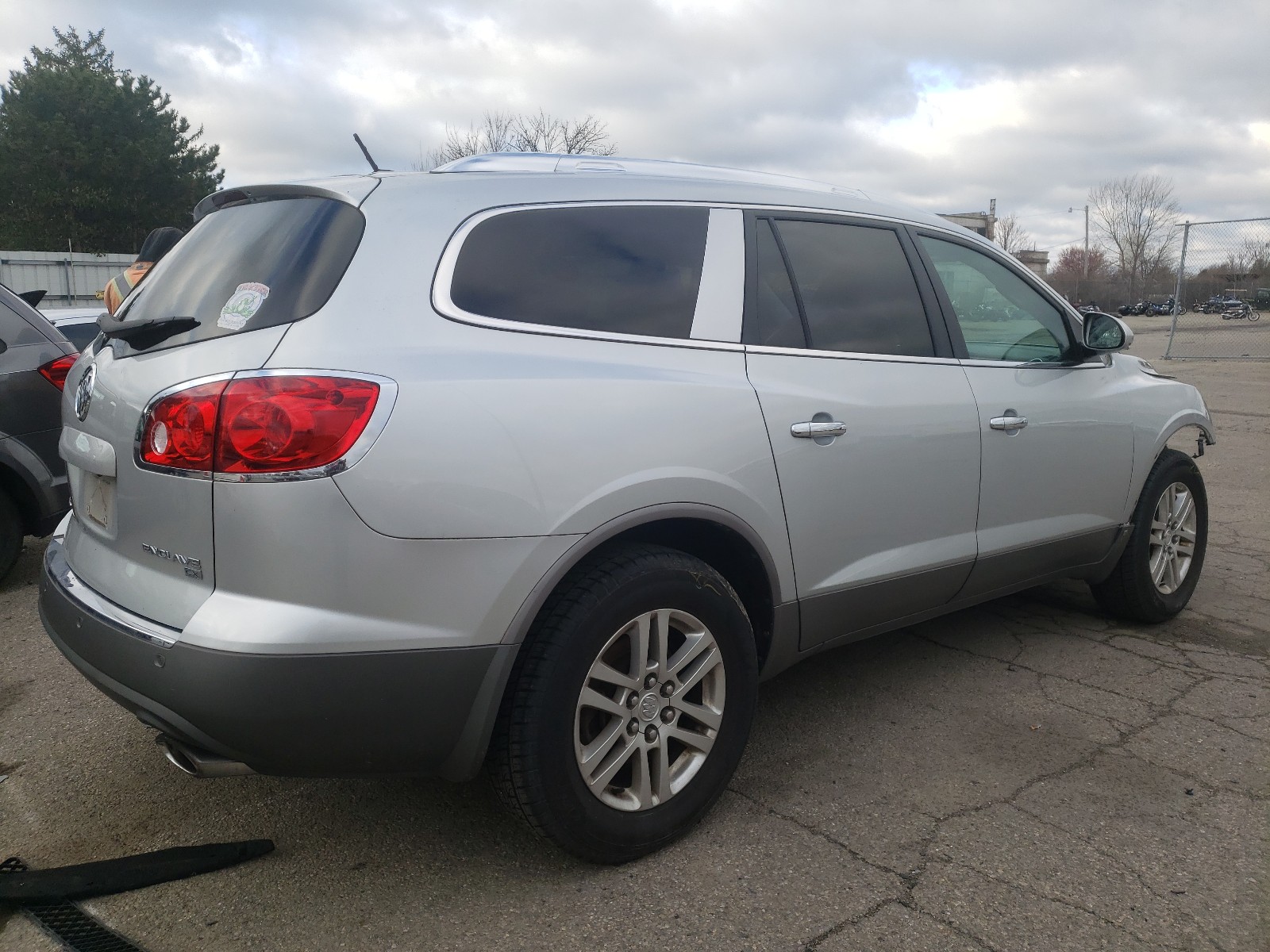 Zdjęcie 4 z aukcji – 2009 BUICK ENCLAVE CX z VIN 5GAER13D49J208021