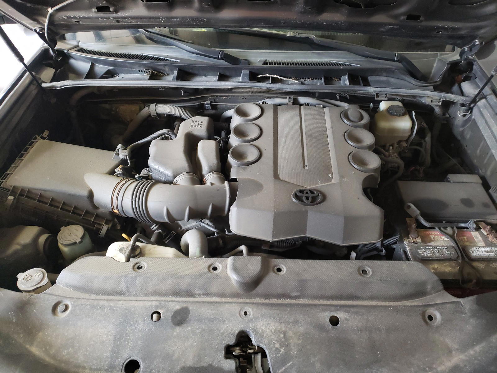 Photo 7 from auction – 2014 TOYOTA 4RUNNER SR with VIN JTEBU5JR0E5201314