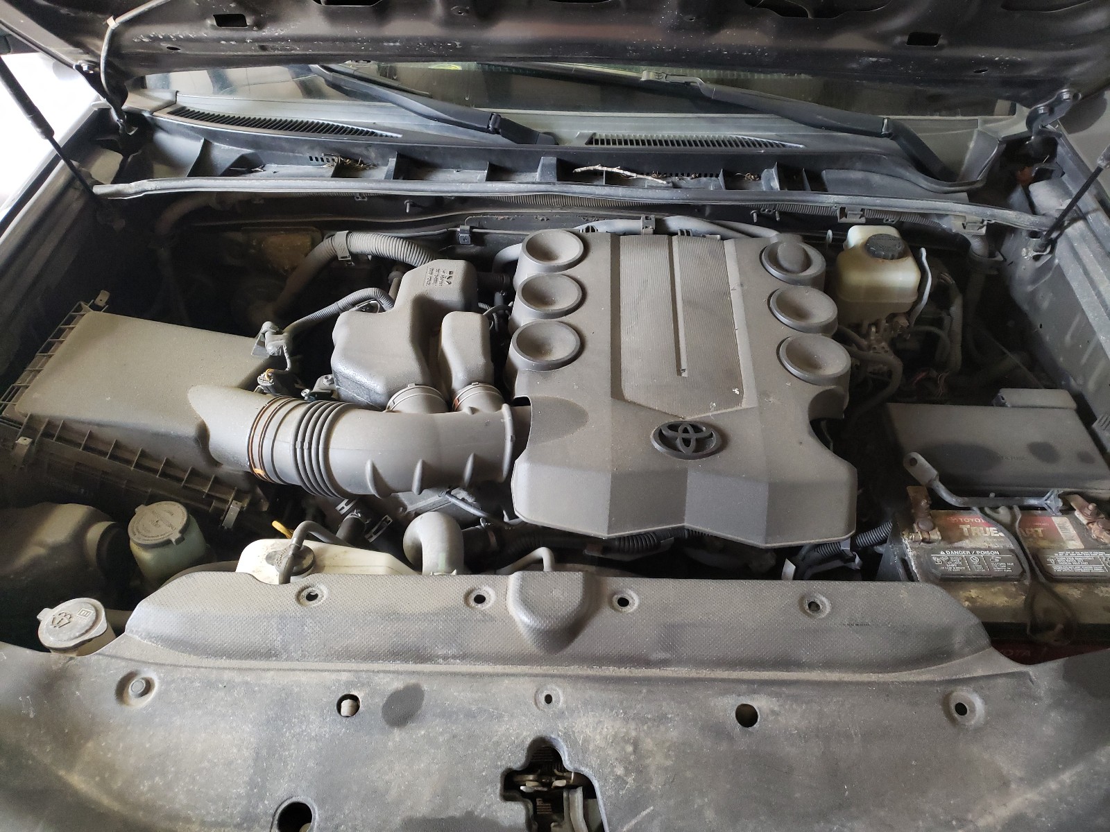 Zdjęcie 7 z aukcji – 2014 TOYOTA 4RUNNER SR z VIN JTEBU5JR0E5201314