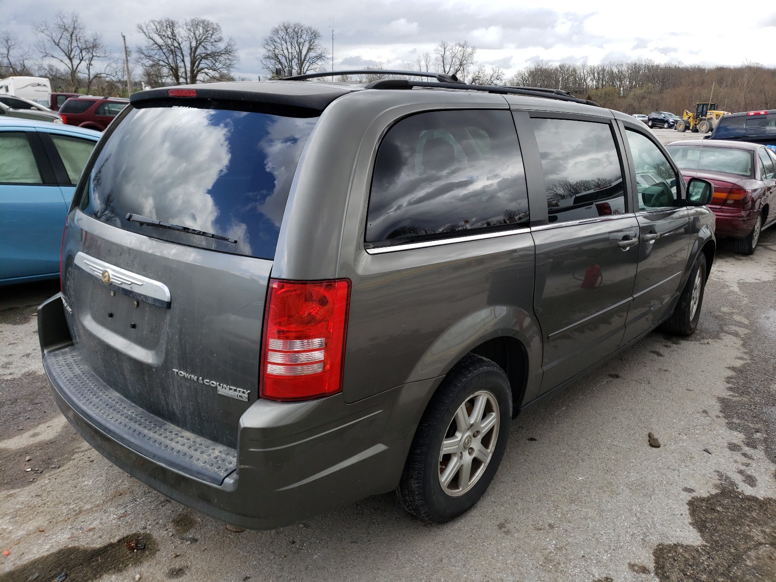 Photo 4 from auction – 2010 CHRYSLER TOWN & COU with VIN 2A4RR2D11AR400422