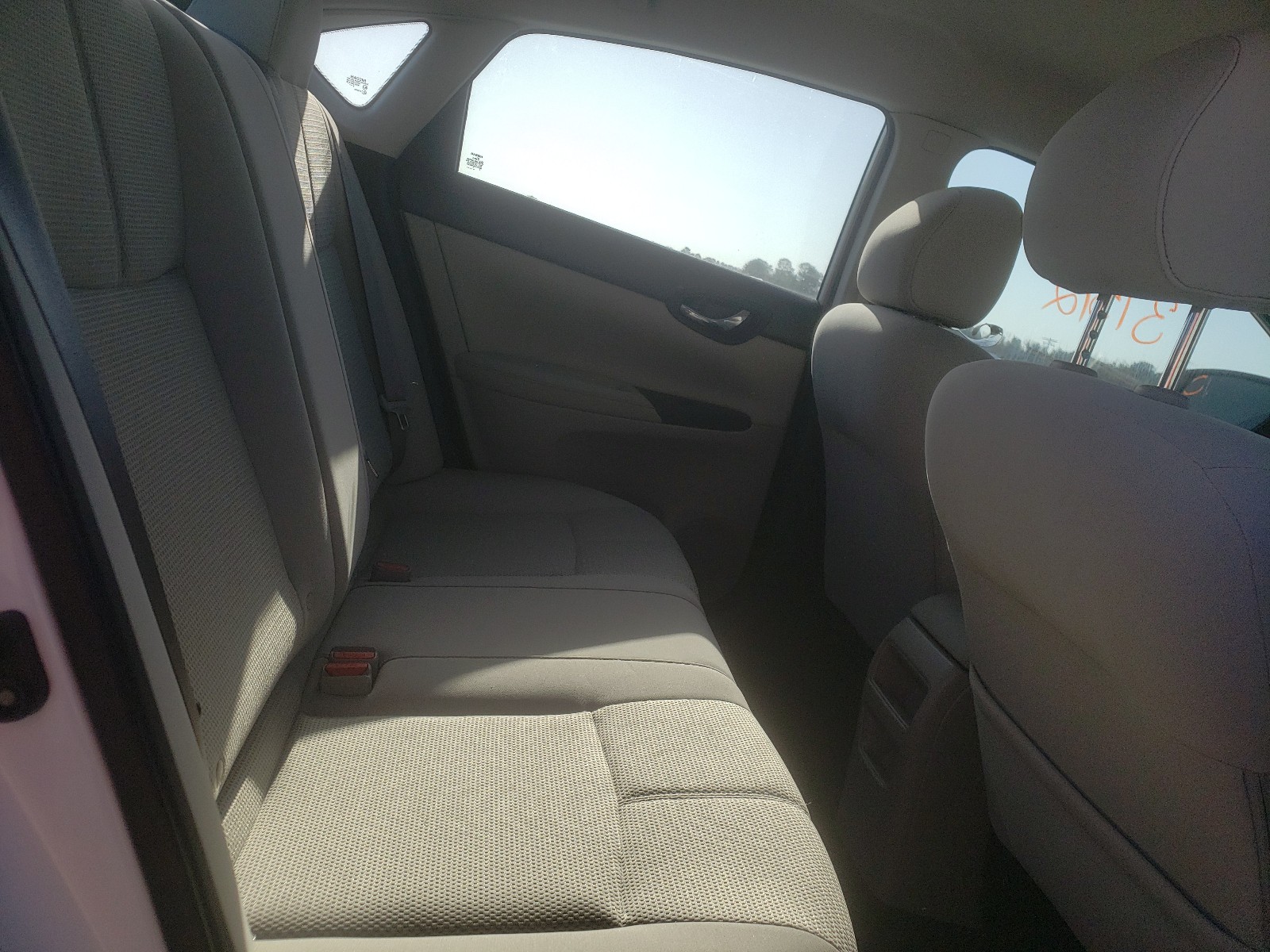 Photo 6 from auction – 2017 NISSAN SENTRA S with VIN 3N1AB7AP3HY205089