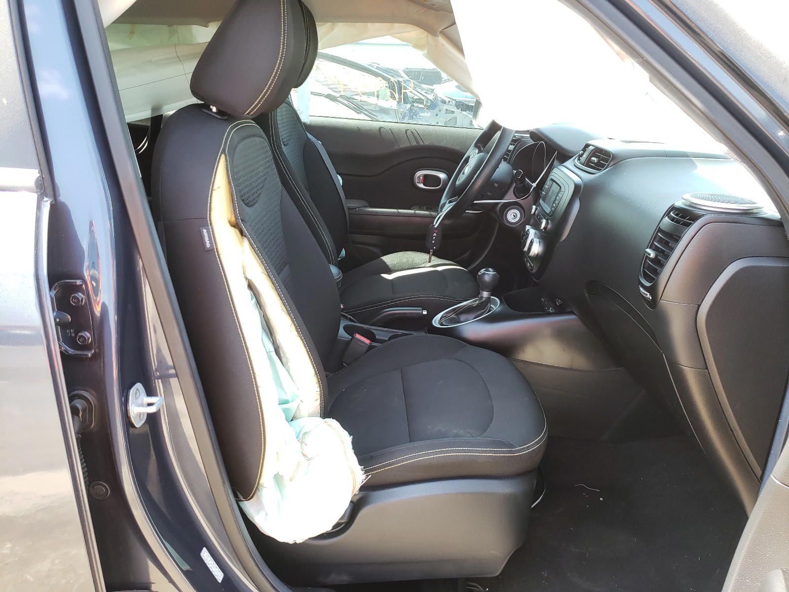 Photo 5 from auction – 2015 KIA SOUL with VIN KNDJP3A59F7194460