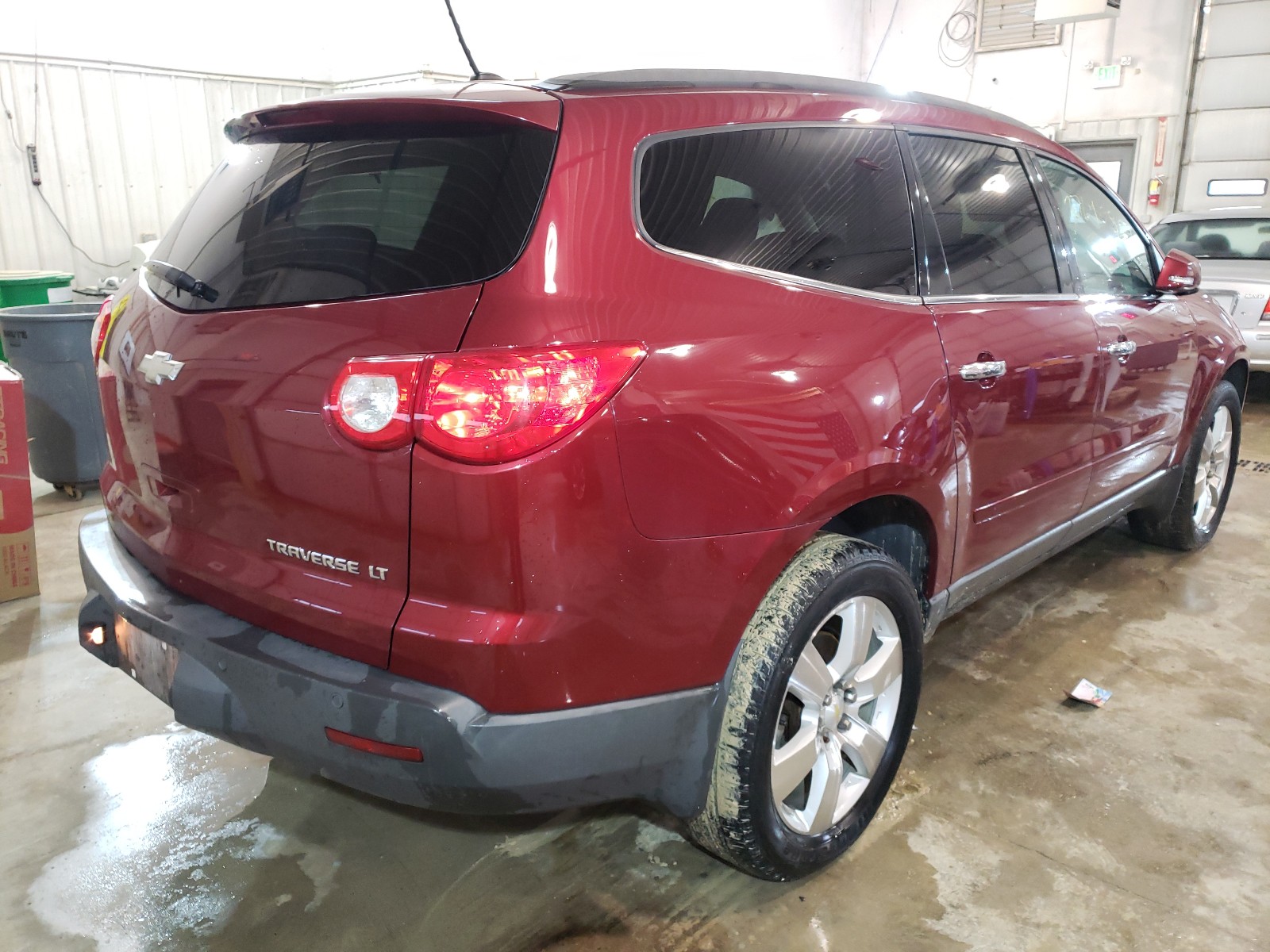 Photo 4 from auction – 2011 CHEVROLET TRAVERSE L with VIN 1GNKRGED7BJ108817