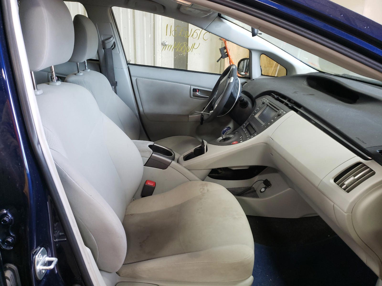 Photo 5 from auction – 2013 TOYOTA PRIUS with VIN JTDKN3DU8D1731204