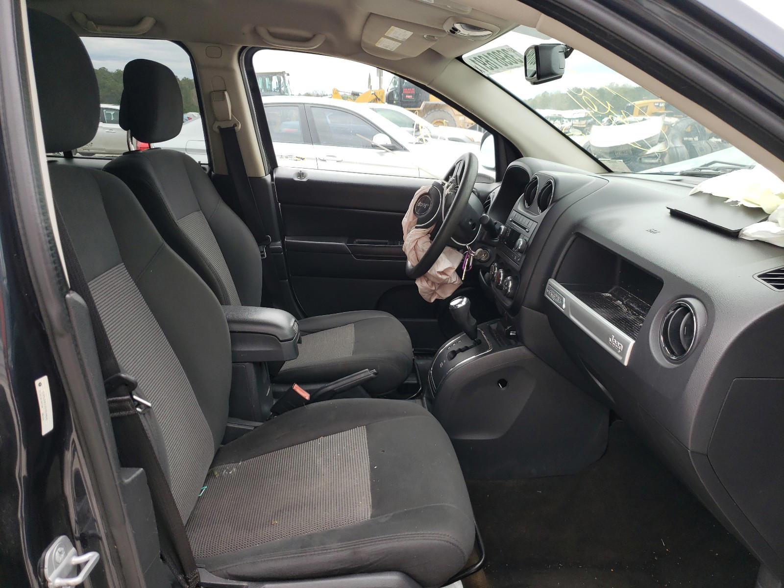Photo 5 from auction – 2014 JEEP COMPASS SP with VIN 1C4NJDBB2ED649842