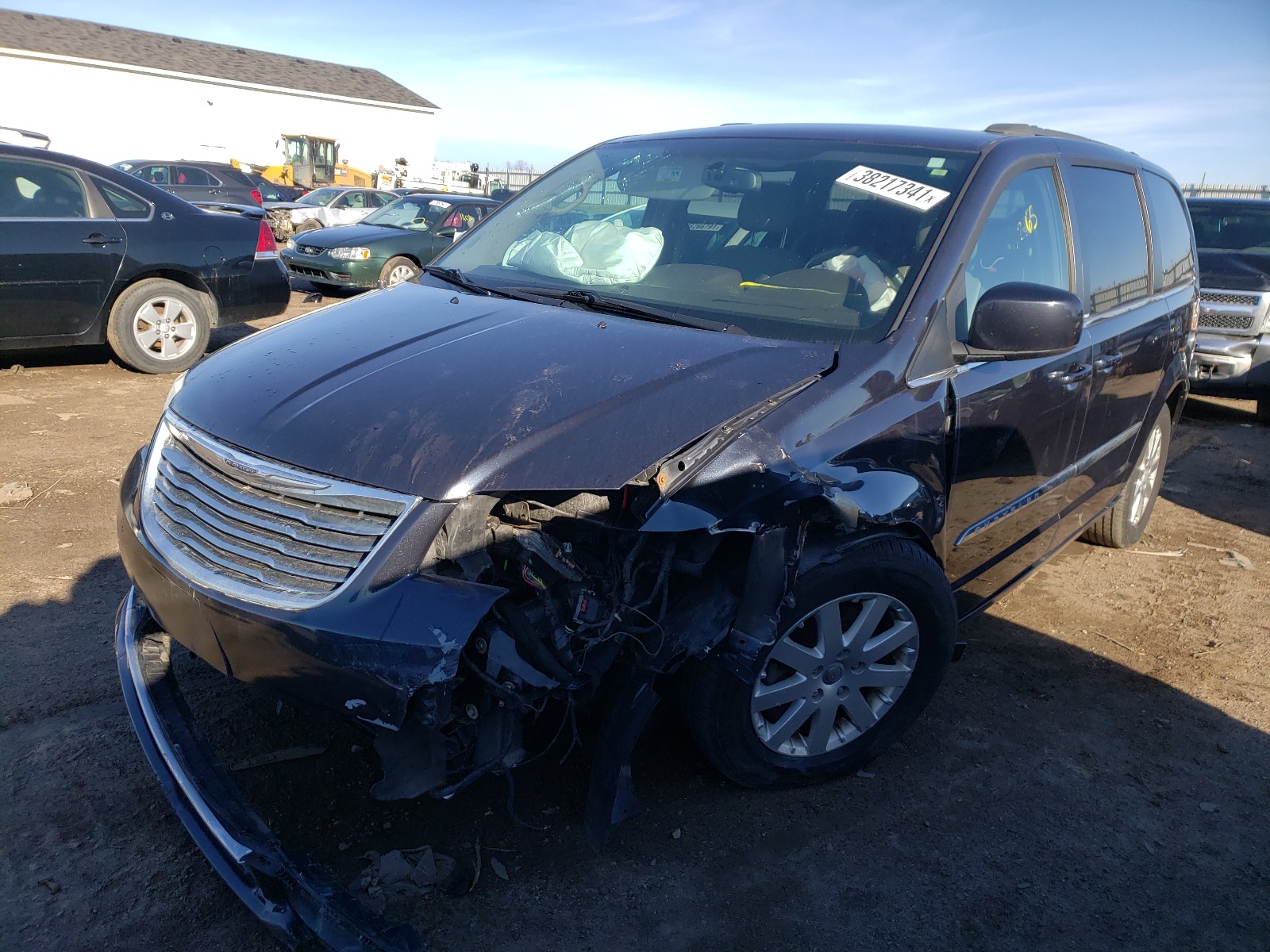 Photo 2 from auction – 2014 CHRYSLER TOWN & COU with VIN 2C4RC1BGXER191843