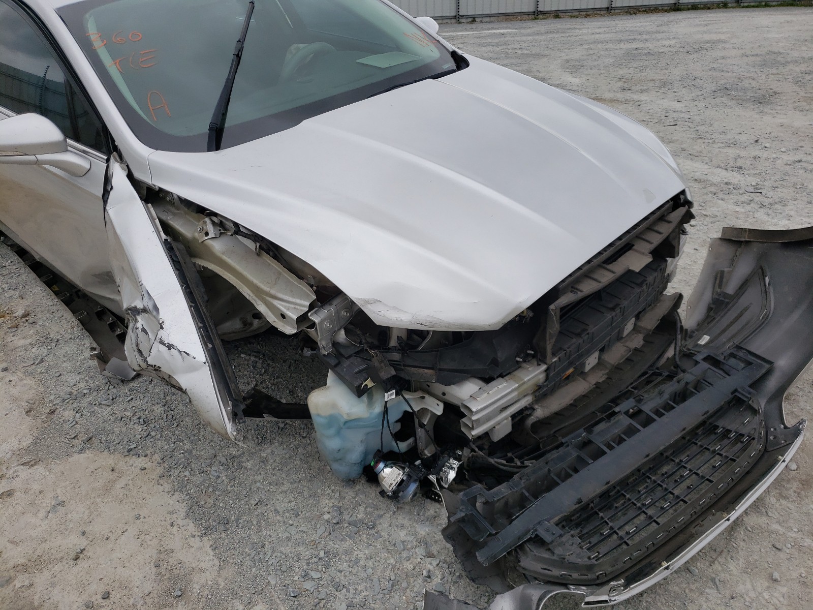 Photo 9 from auction – 2016 FORD FUSION SE with VIN 3FA6P0H73GR119619