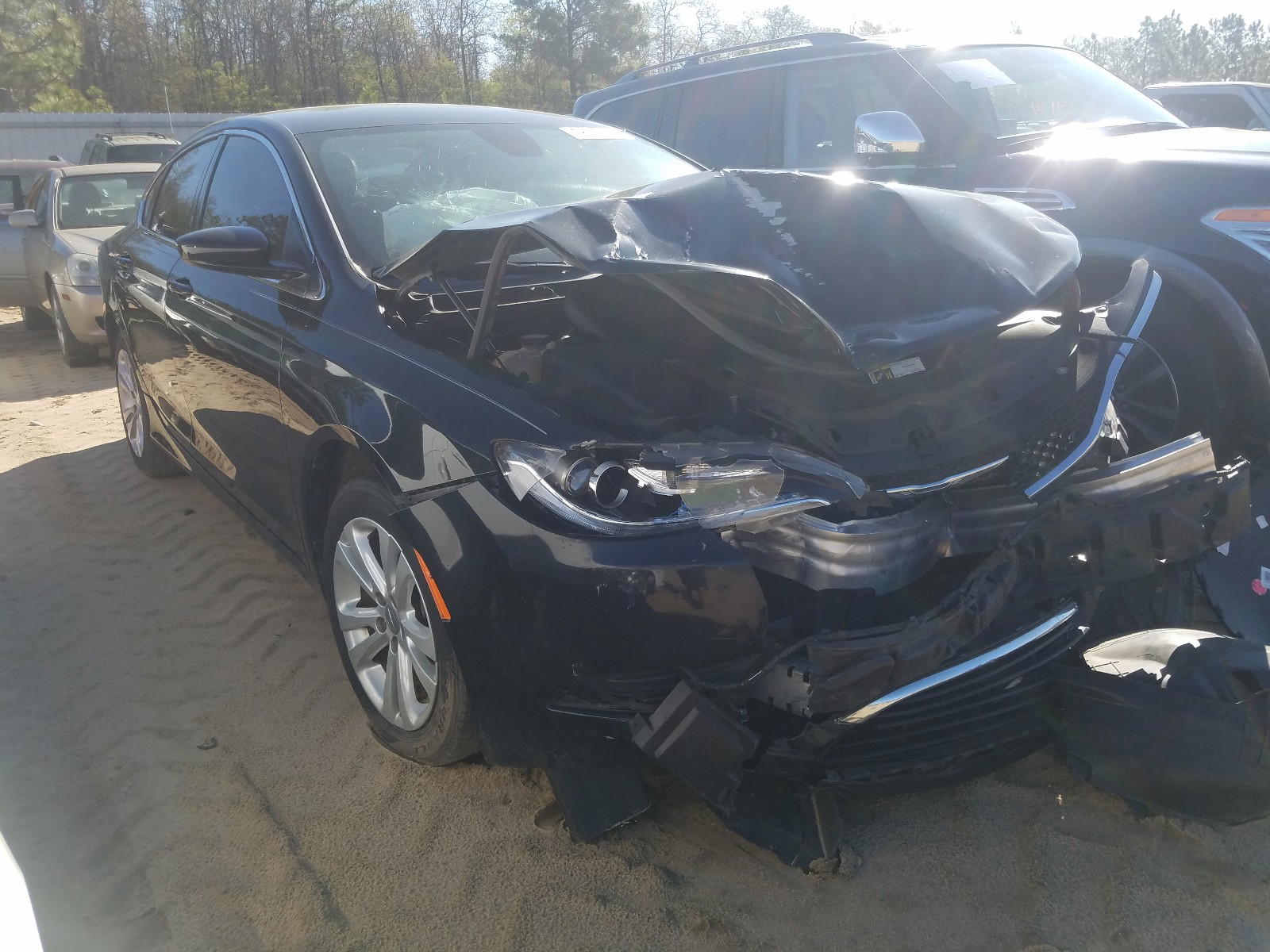 CHRYSLER 200 LIMITE 2015 with VIN 1C3CCCAB6FN653194 - Photo from auction