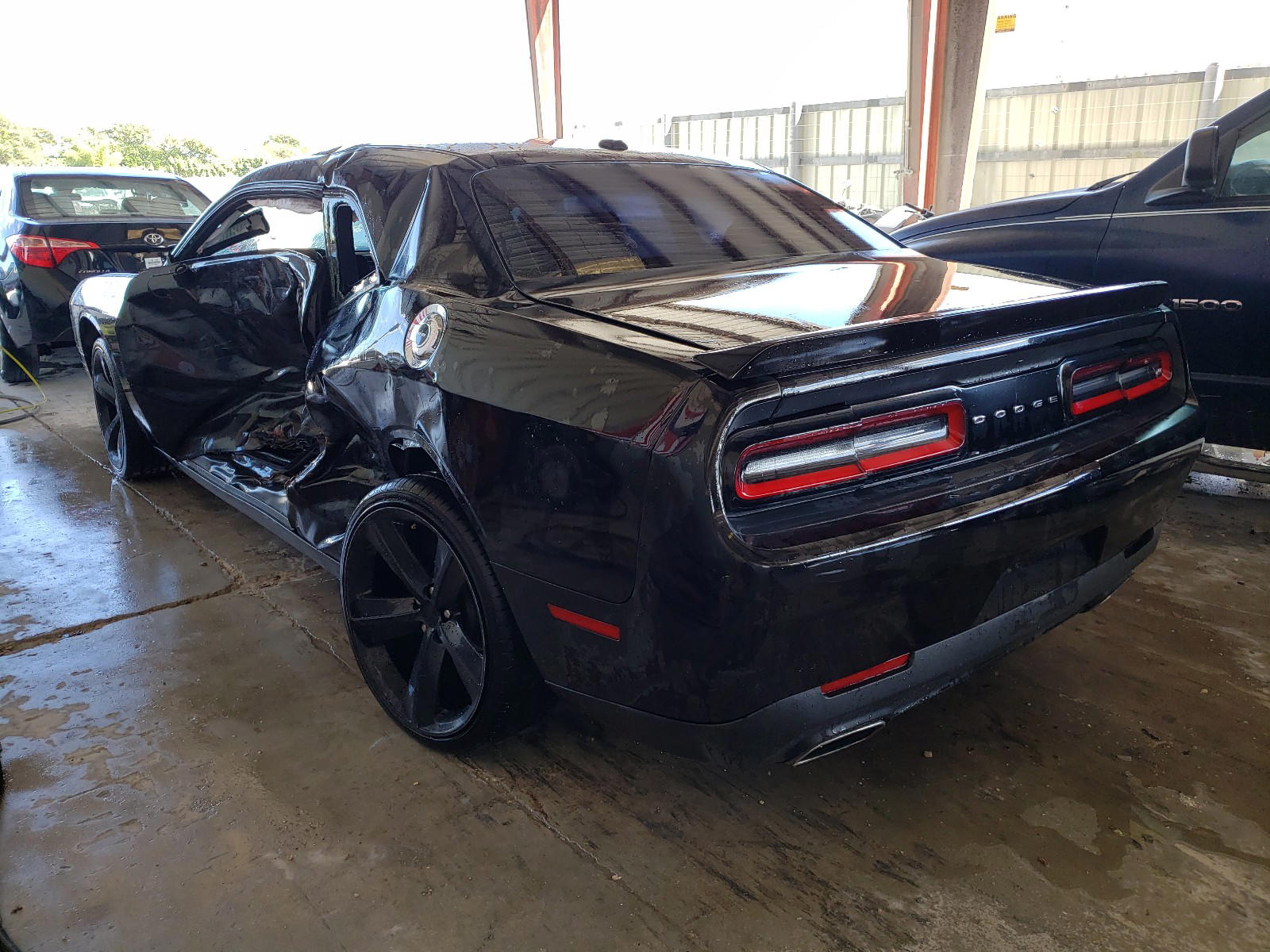 Photo 3 from auction – 2015 DODGE CHALLENGER with VIN 2C3CDZAG6FH739769