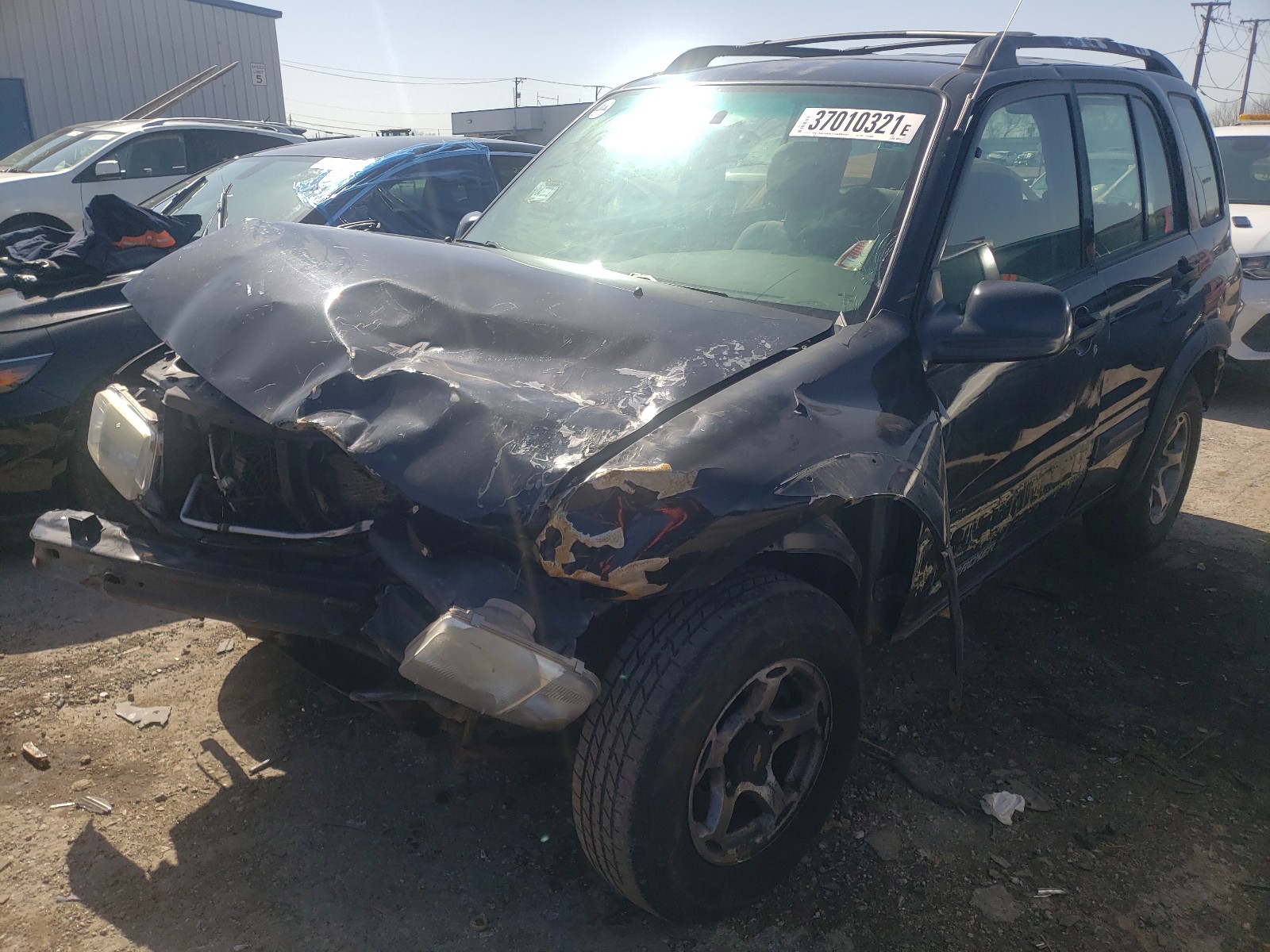 Photo 2 from auction – 2001 CHEVROLET TRACKER ZR with VIN 2CNBJ734X16959567