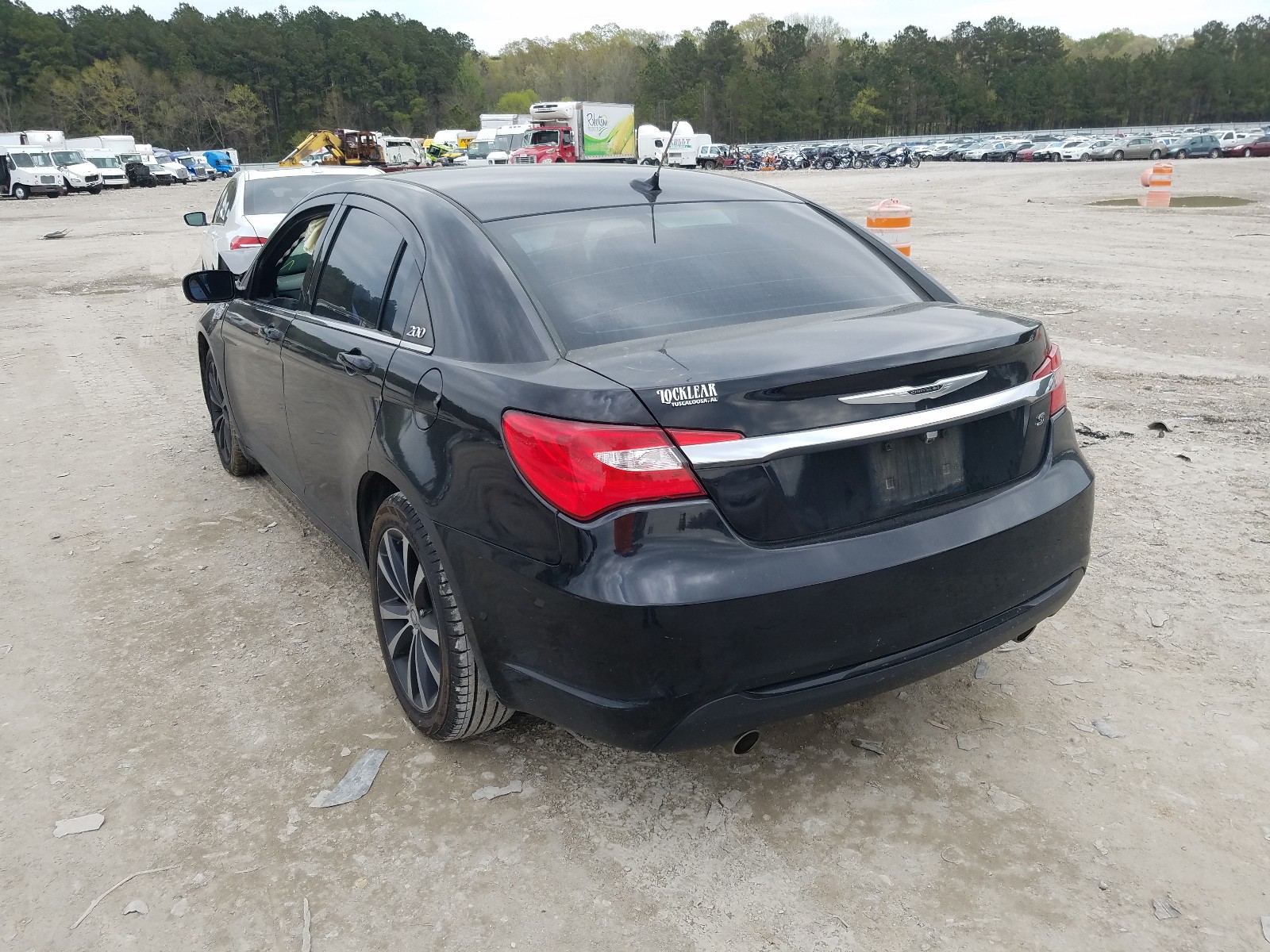 Photo 3 from auction – 2013 CHRYSLER 200 TOURIN with VIN 1C3CCBBG6DN745164