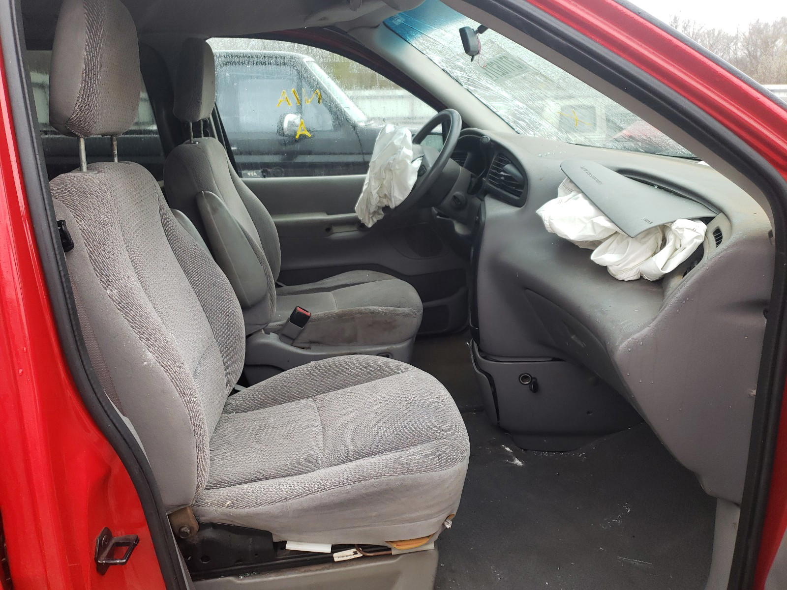 Photo 5 from auction – 2001 FORD WINDSTAR S with VIN 2FMZA57401BA10016