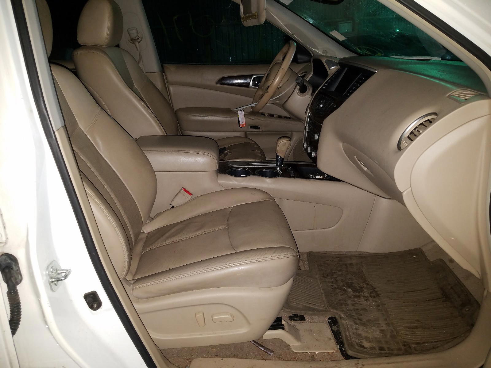 Photo 5 from auction – 2013 NISSAN PATHFINDER with VIN 5N1AR2MN5DC652088