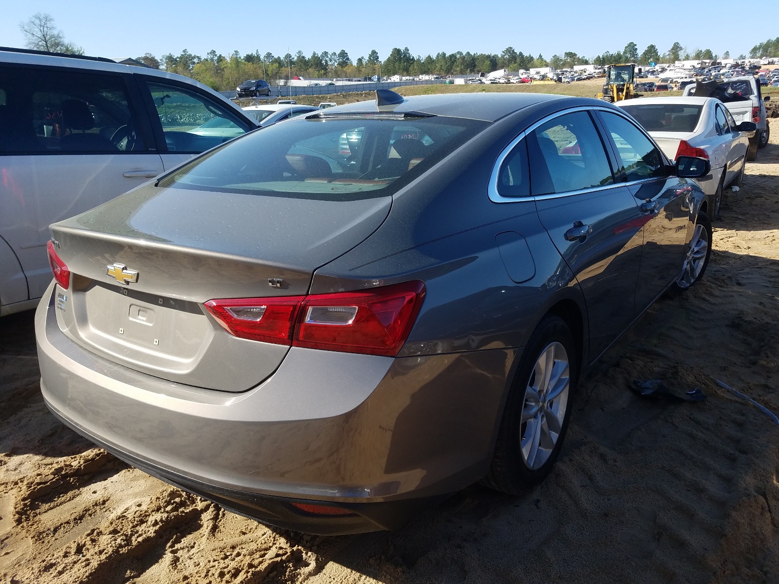 Photo 4 from auction – 2018 CHEVROLET MALIBU LT with VIN 1G1ZD5ST7JF118487