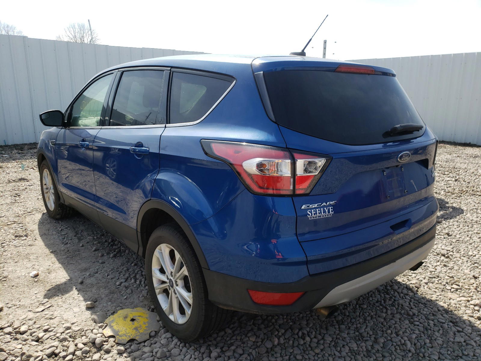 Photo 3 from auction – 2017 FORD ESCAPE SE with VIN 1FMCU9GD2HUC48491