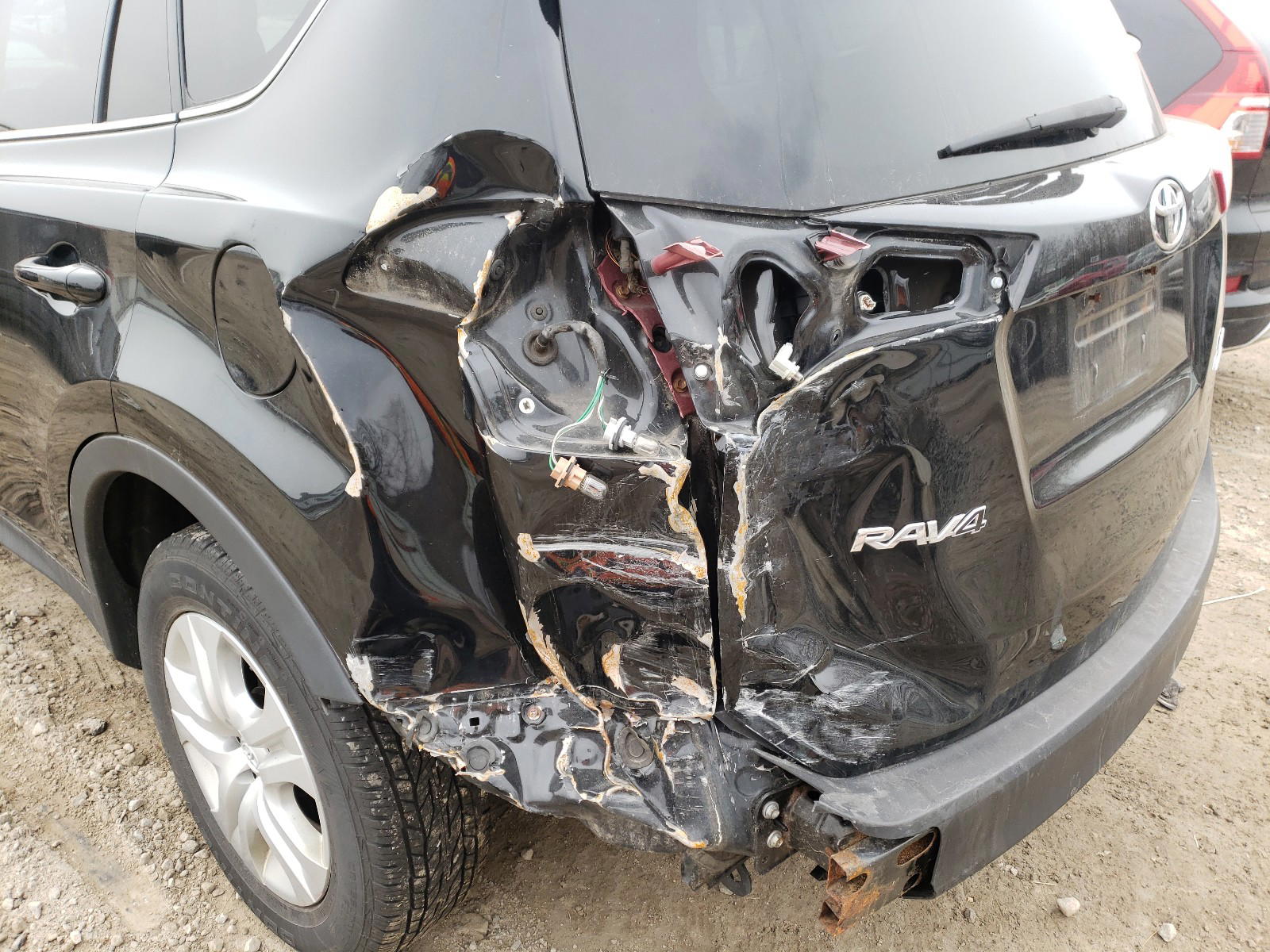 Photo 9 from auction – 2015 TOYOTA RAV4 LE with VIN 2T3BFREV2FW249243