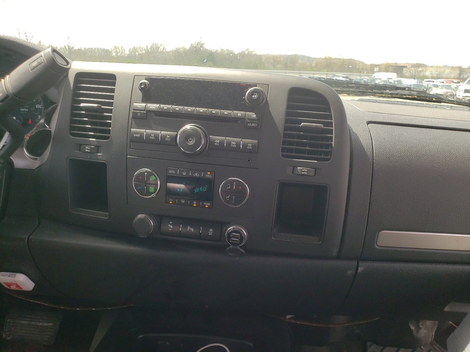Photo 9 from auction – 2013 CHEVROLET SILVERADO with VIN 1GCRCSE07DZ319190