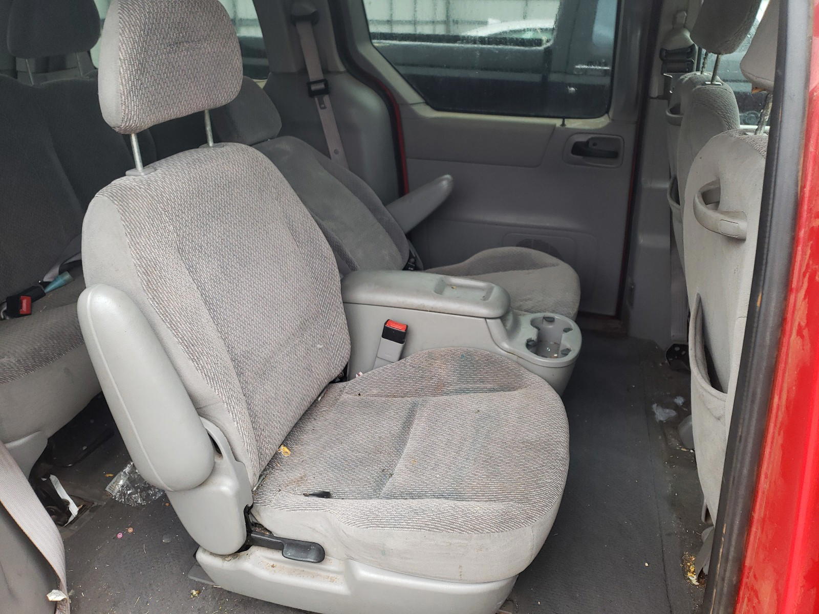 Photo 6 from auction – 2001 FORD WINDSTAR S with VIN 2FMZA57401BA10016