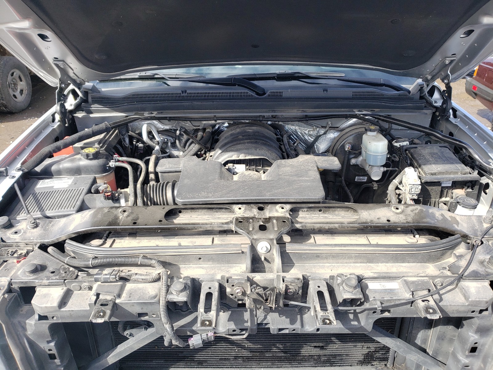 Photo 7 from auction – 2016 CHEVROLET SUBURBAN K with VIN 1GNSKHKC1GR259053