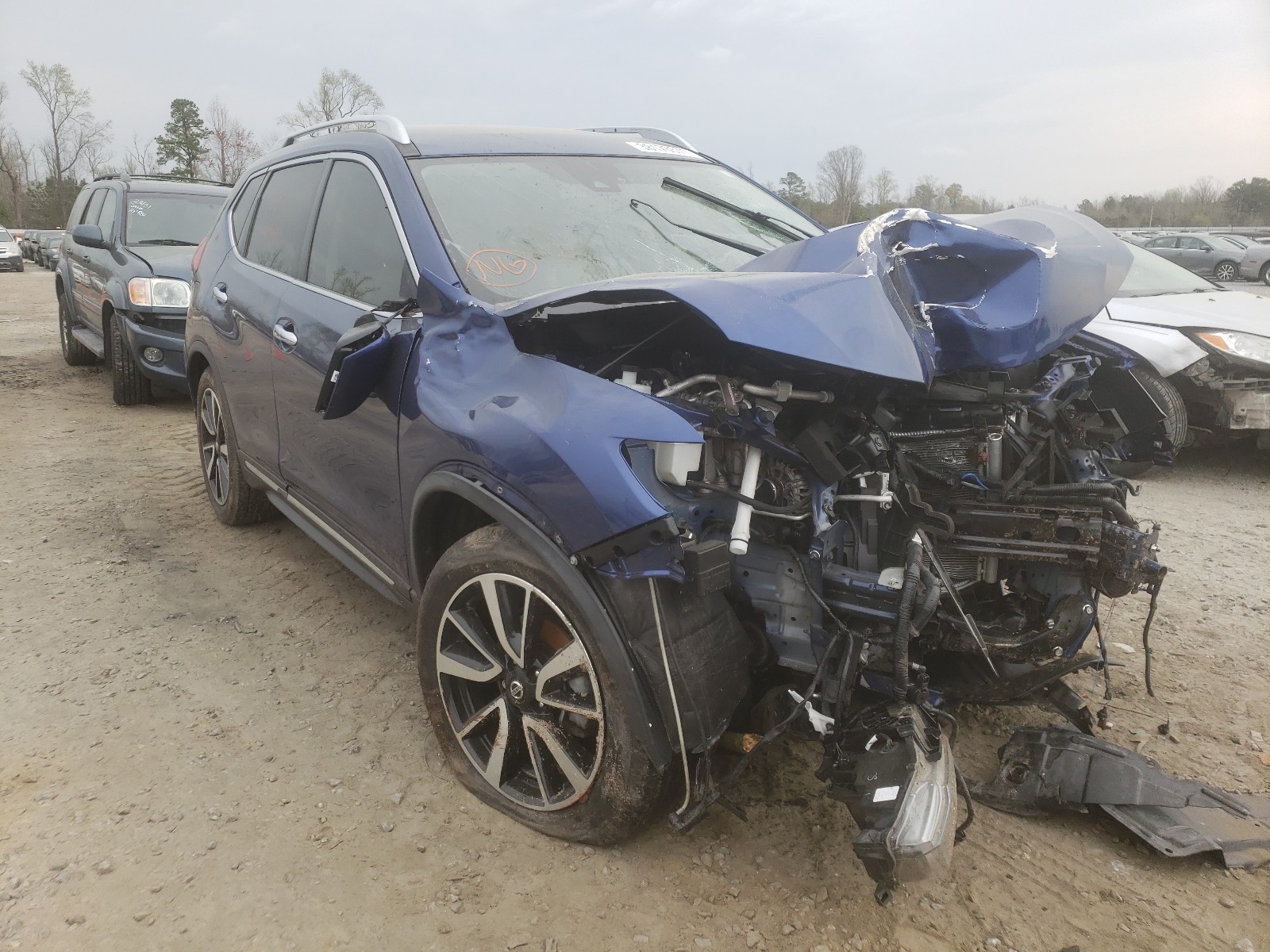 NISSAN ROGUE S 2018 with VIN JN8AT2MT4JW490358 - Photo from auction