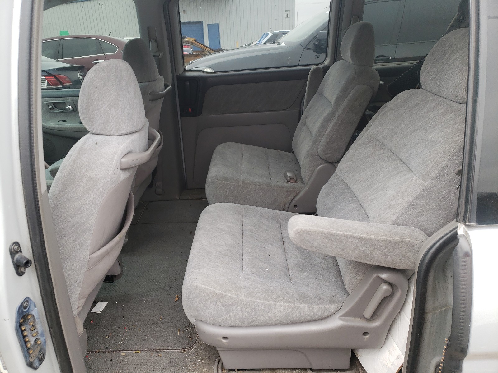 Photo 6 from auction – 2001 HONDA ODYSSEY with VIN 2HKRL18601H508020