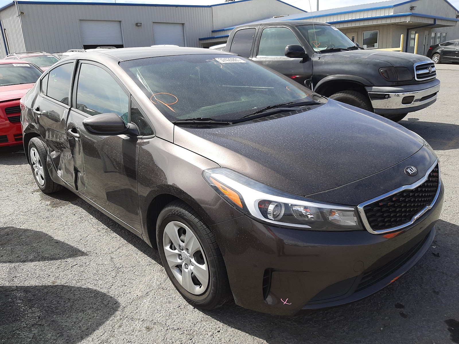 Photo 1 from auction – 2018 KIA FORTE LX with VIN 3KPFK4A72JE204377