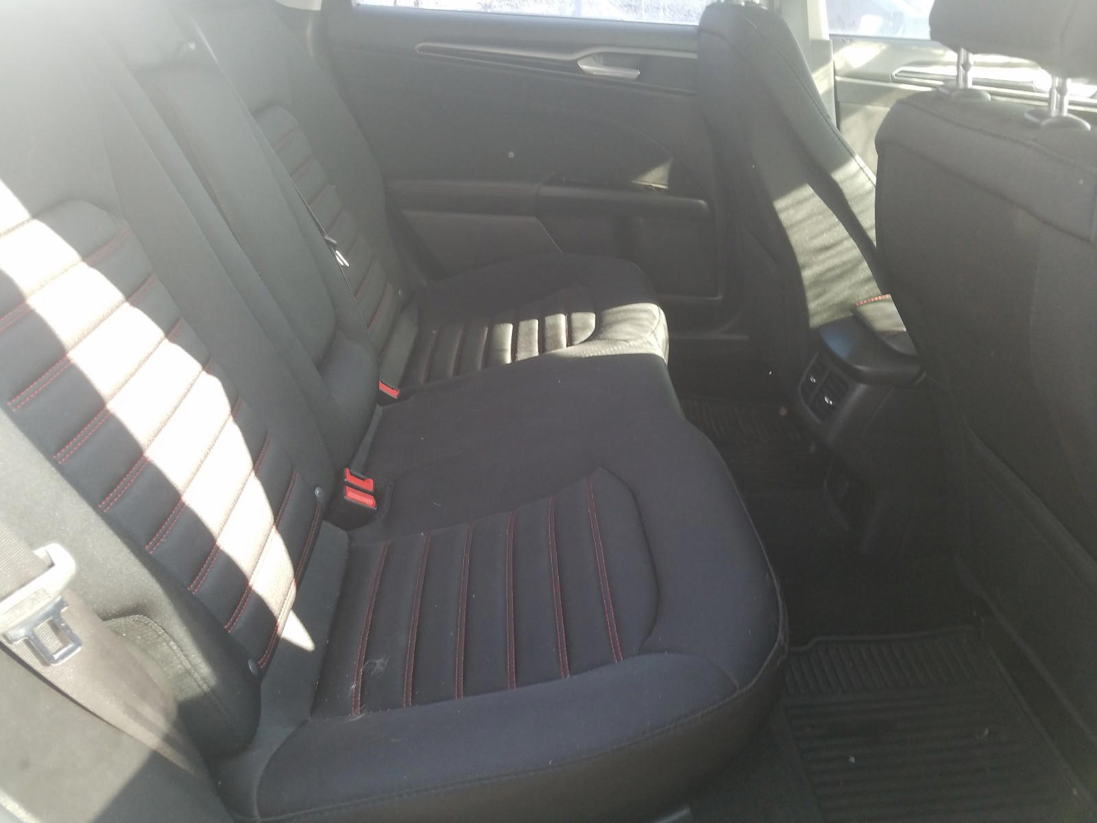 Photo 6 from auction – 2016 FORD FUSION SE with VIN 3FA6P0T97GR367669