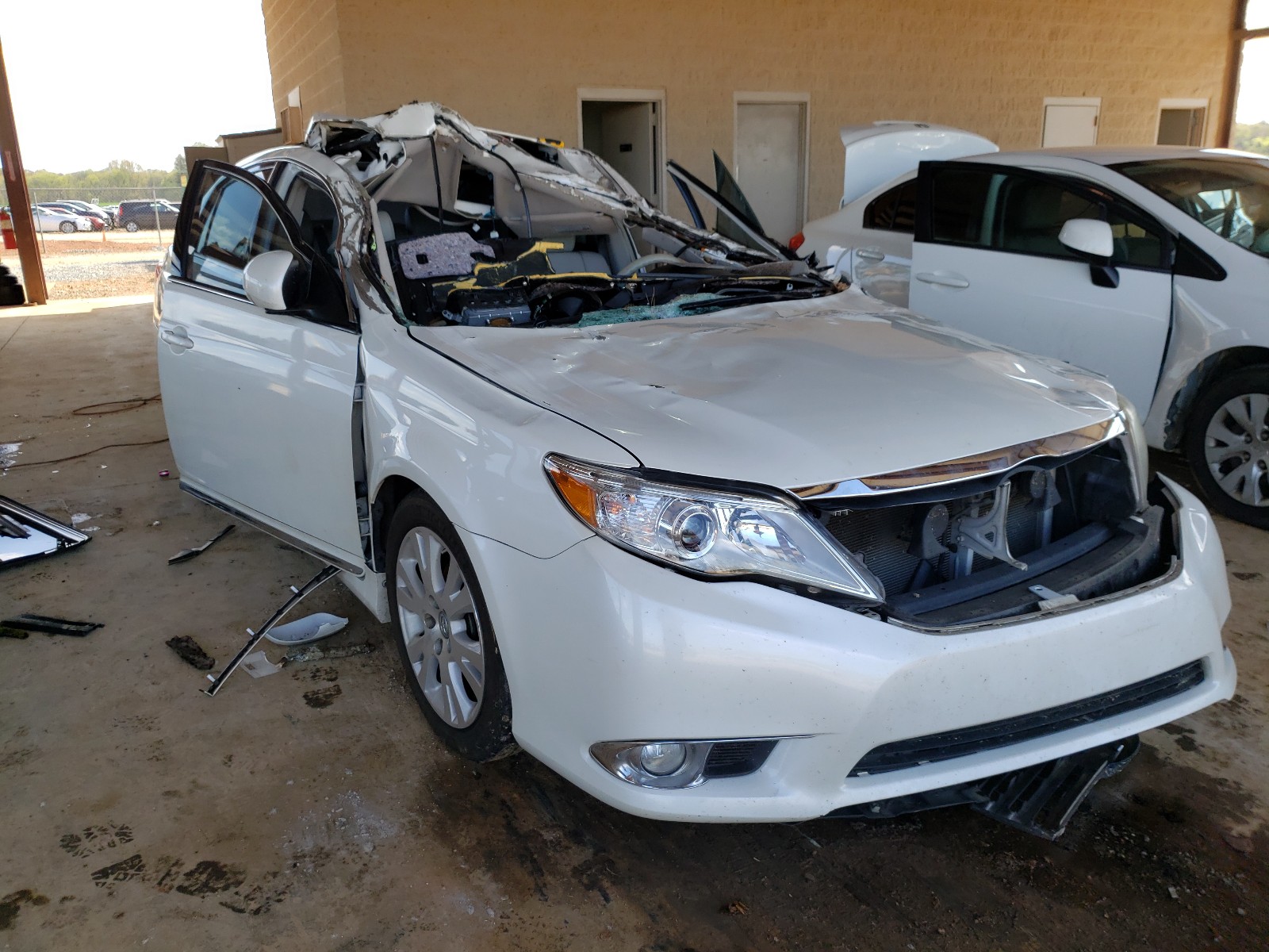 TOYOTA AVALON BAS 2012 مع رقم تعريف المركبة 4T1BK3DB0CU454256 - صورة من المزاد