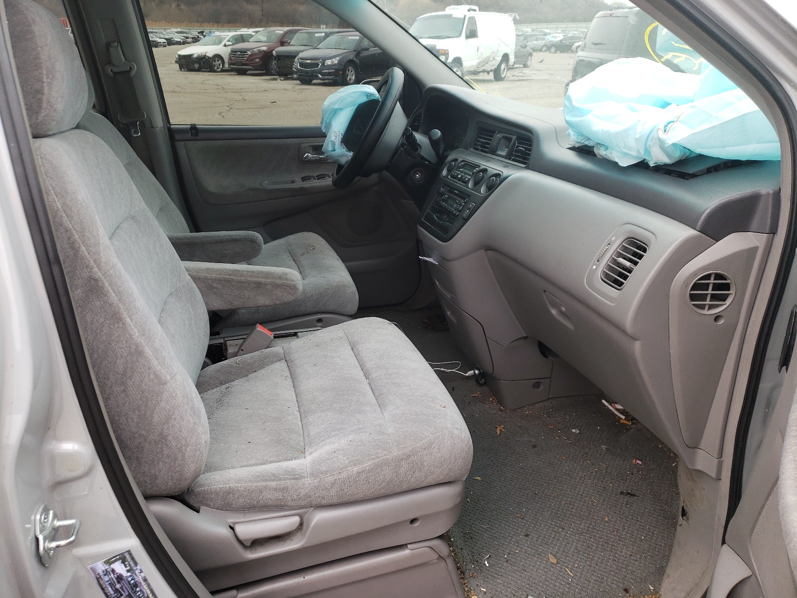 Photo 5 from auction – 2001 HONDA ODYSSEY with VIN 2HKRL18601H508020