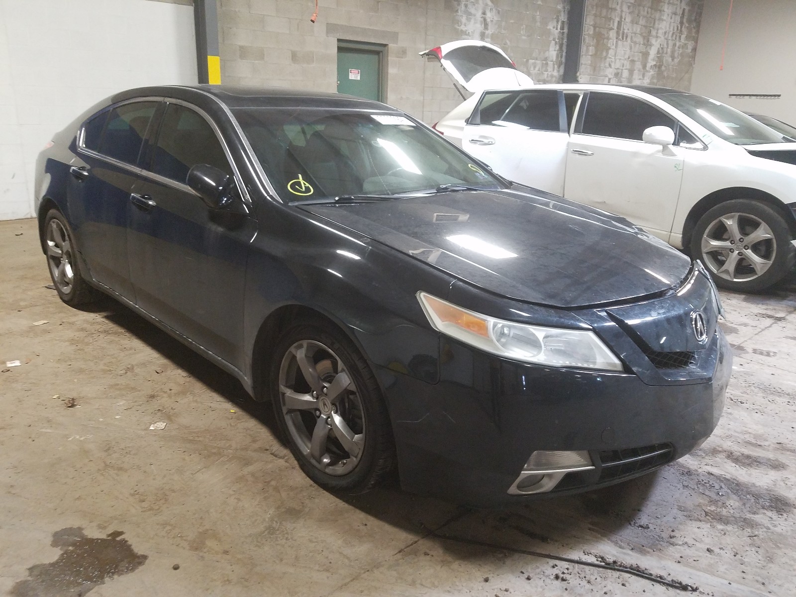 ACURA TL 2011 with VIN 19UUA9F51BA003171 - Photo from auction