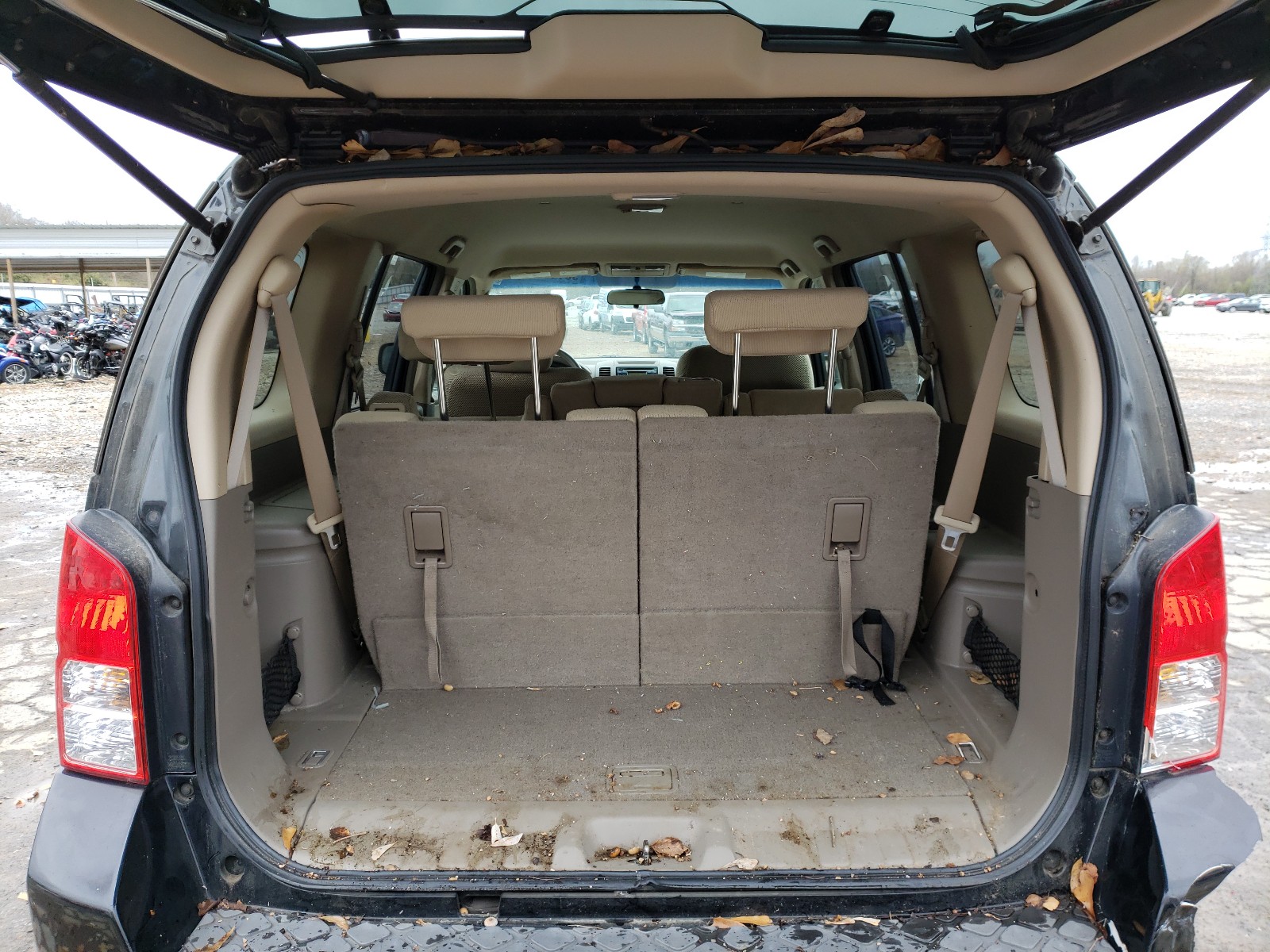 Photo 9 from auction – 2010 NISSAN PATHFINDER with VIN 5N1AR1NNXAC606695