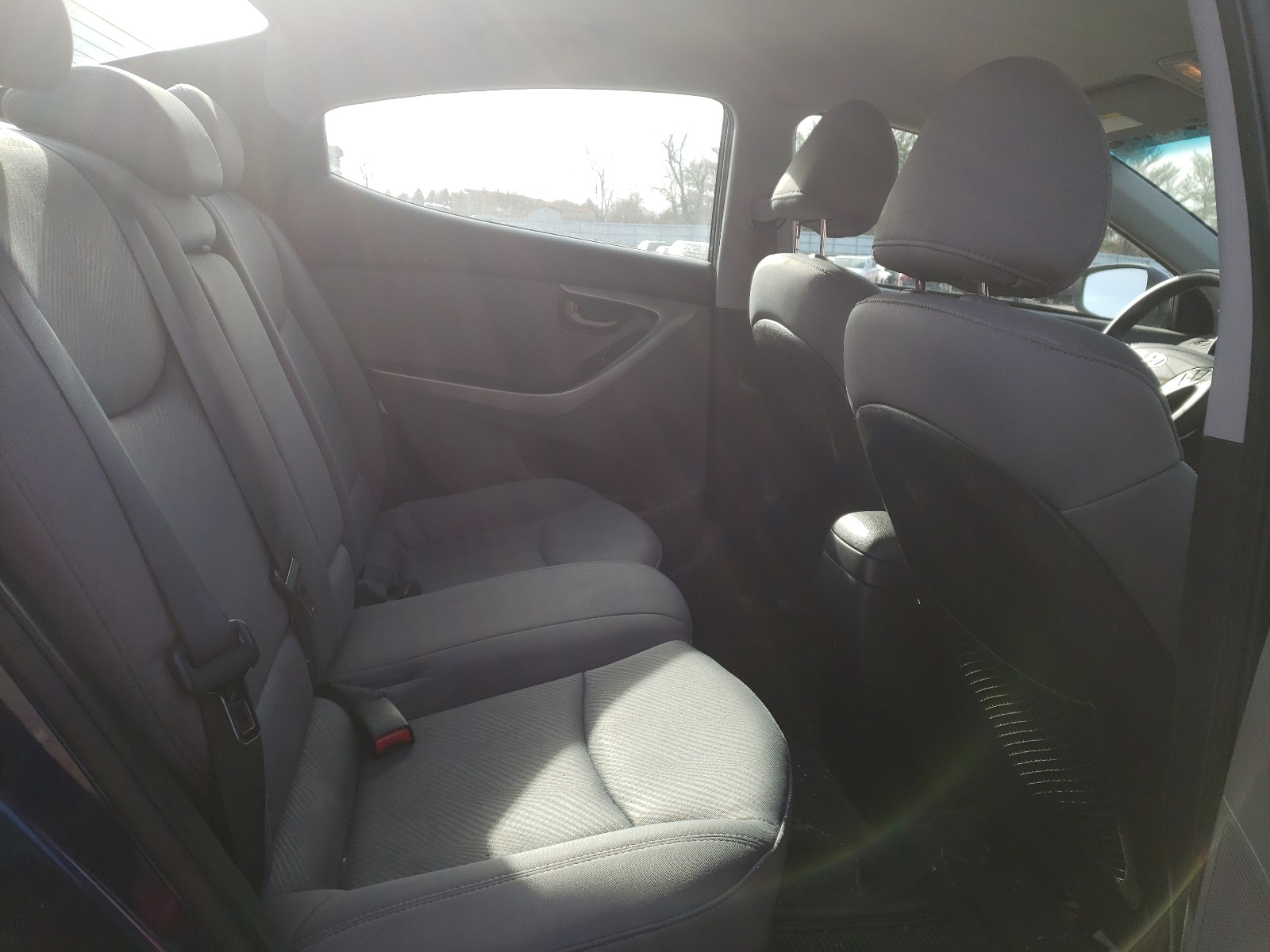 Photo 6 from auction – 2011 HYUNDAI ELANTRA GL with VIN 5NPDH4AE7BH058771