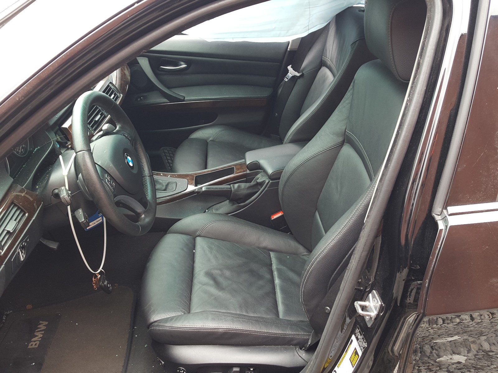 Photo 5 from auction – 2010 BMW 335 I with VIN WBAPM7G58ANL89467
