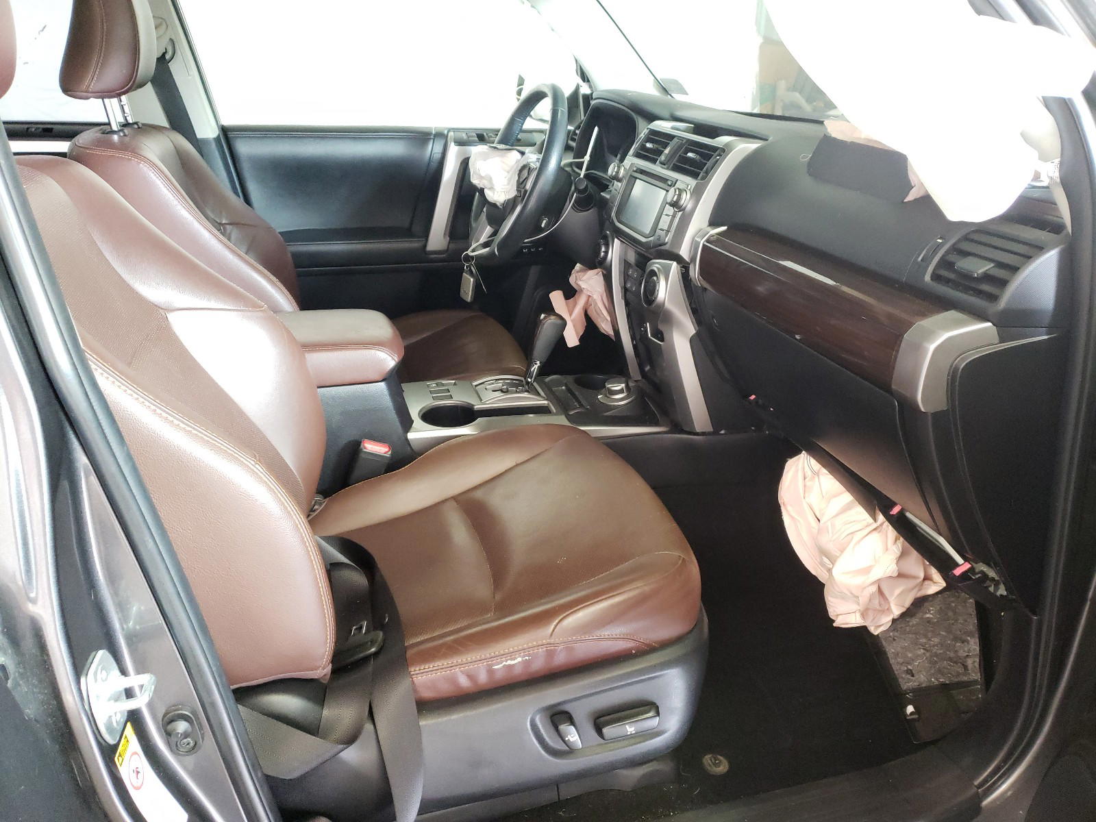 Photo 5 from auction – 2014 TOYOTA 4RUNNER SR with VIN JTEBU5JR0E5201314