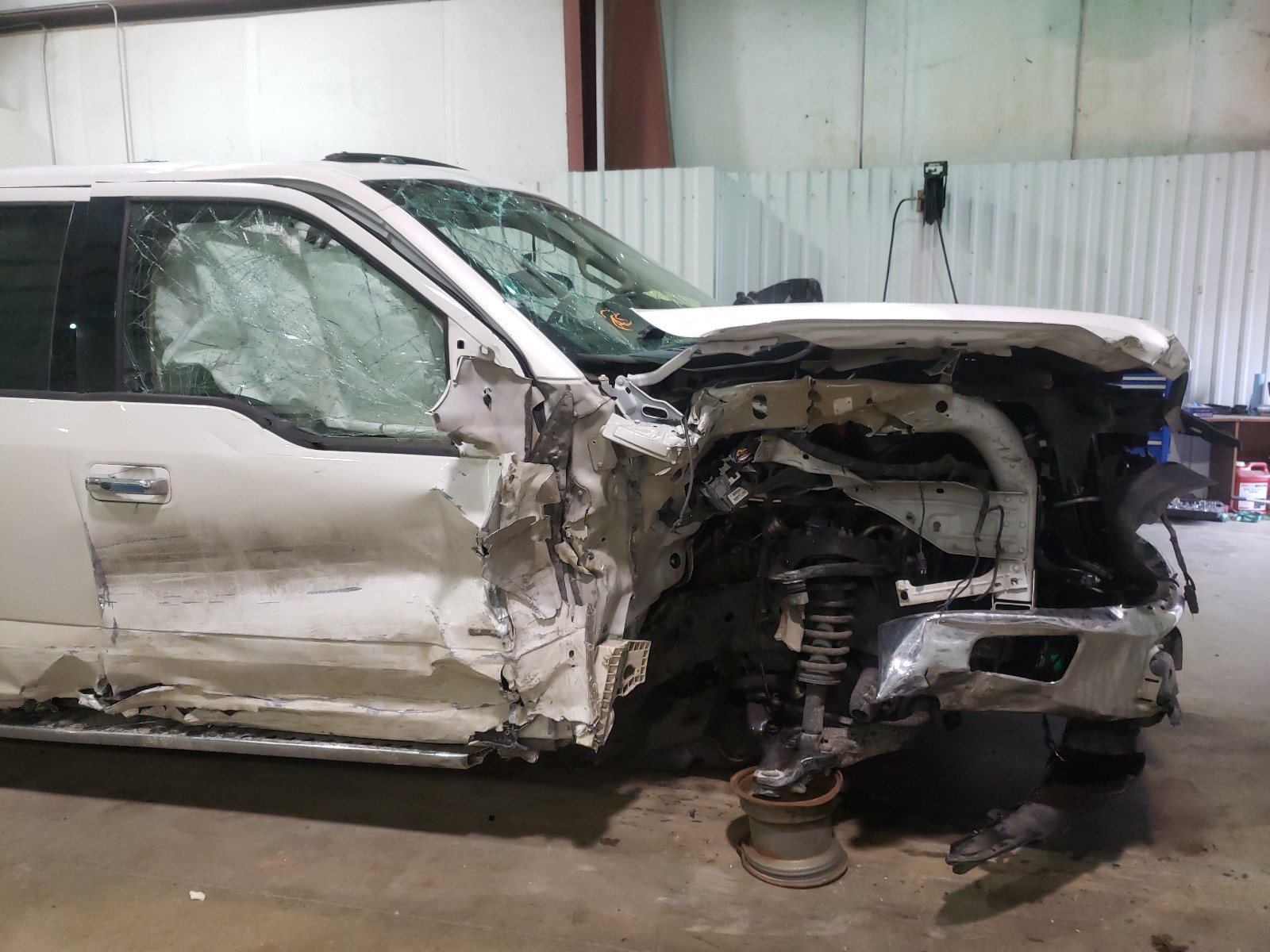 Photo 9 from auction – 2015 FORD F150 SUPER with VIN 1FTEW1CG6FKE38229