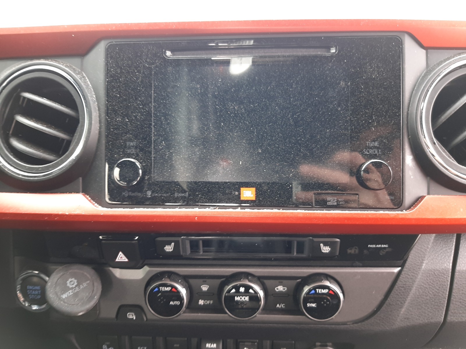 Photo 9 from auction – 2018 TOYOTA TACOMA DOU with VIN 3TMAZ5CN7JM077672