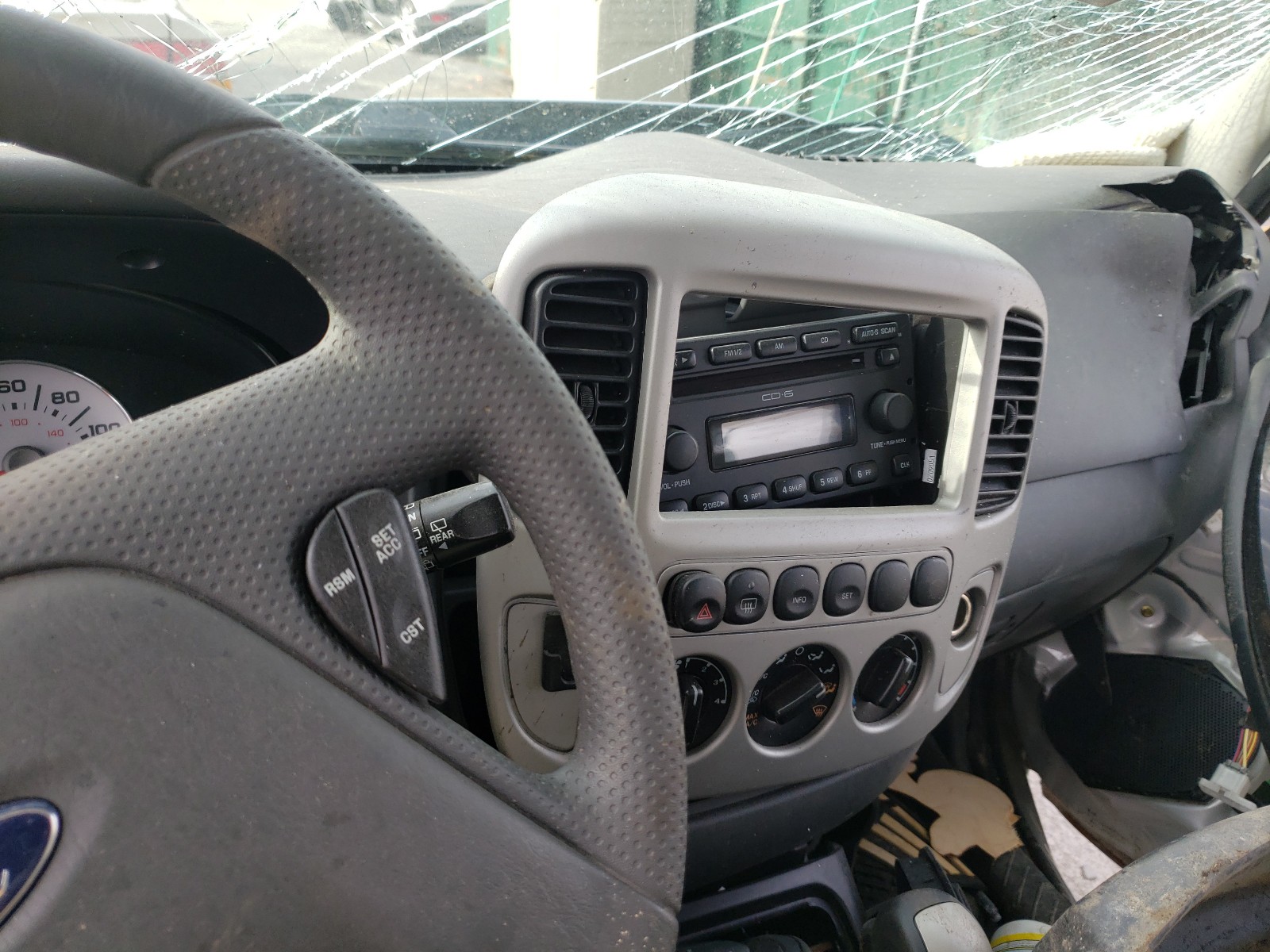 Photo 9 from auction – 2005 FORD ESCAPE HEV with VIN 1FMYU95H25KD55043
