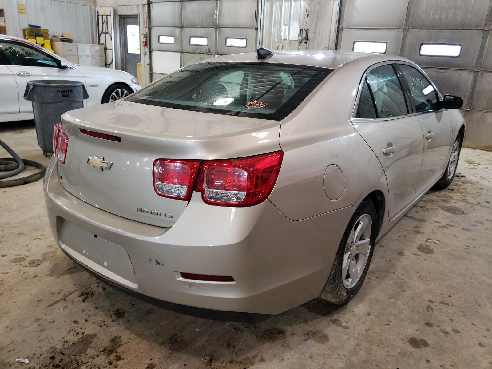 Photo 4 from auction – 2015 CHEVROLET MALIBU with VIN 1G11B5SL8FF266772