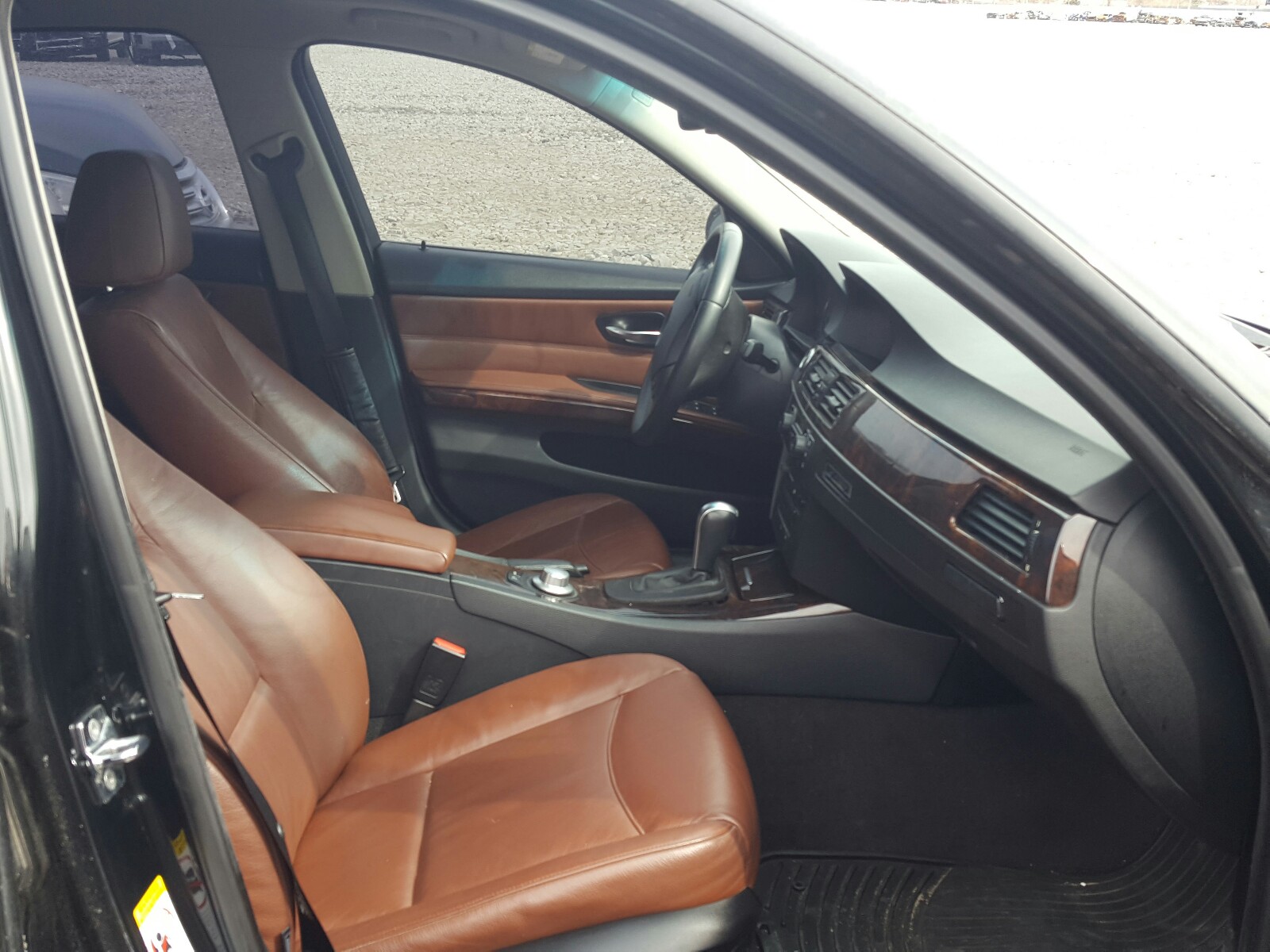 Photo 5 from auction – 2006 BMW 325 XI with VIN WBAVD13526KV13963