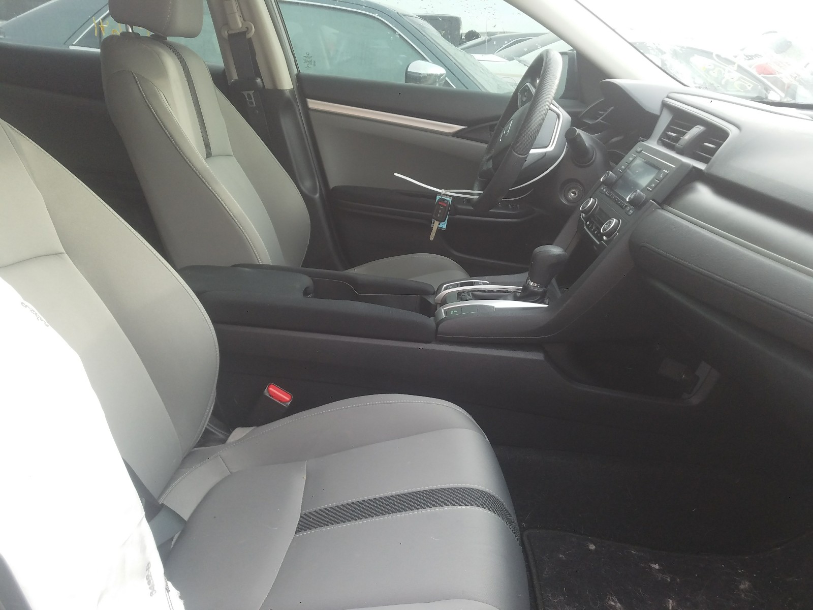 Photo 5 from auction – 2017 HONDA CIVIC LX with VIN 19XFC2F54HE045428