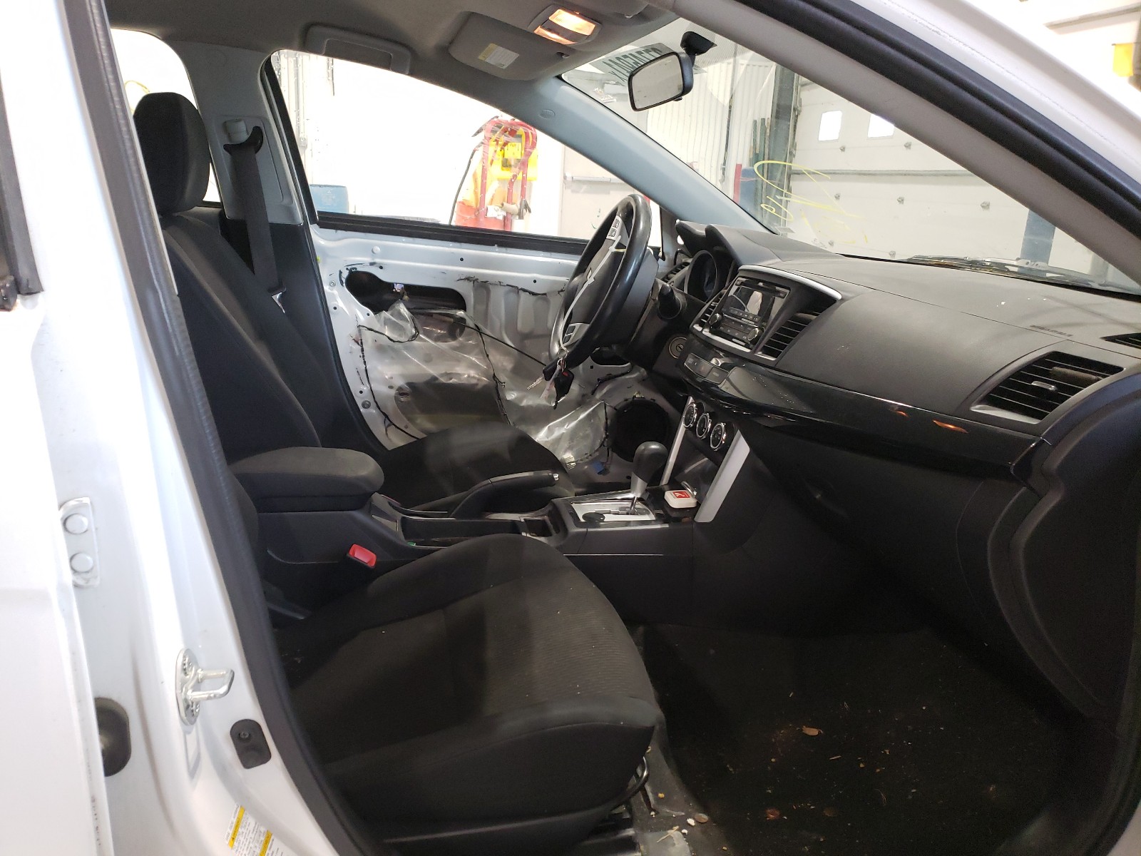 Photo 5 from auction – 2016 MITSUBISHI LANCER ES with VIN JA32U2FU5GU011516