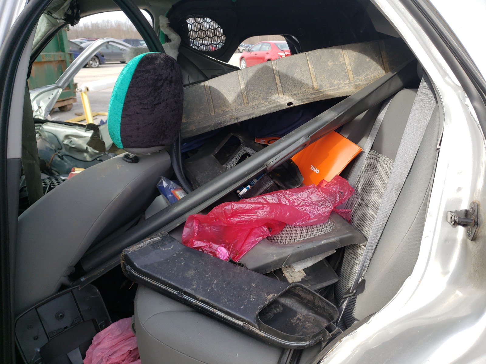 Photo 6 from auction – 2005 FORD ESCAPE HEV with VIN 1FMYU95H25KD55043